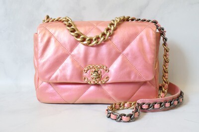 Chanel 19 Iridescent Pink Leather, Like New in Box, MA001