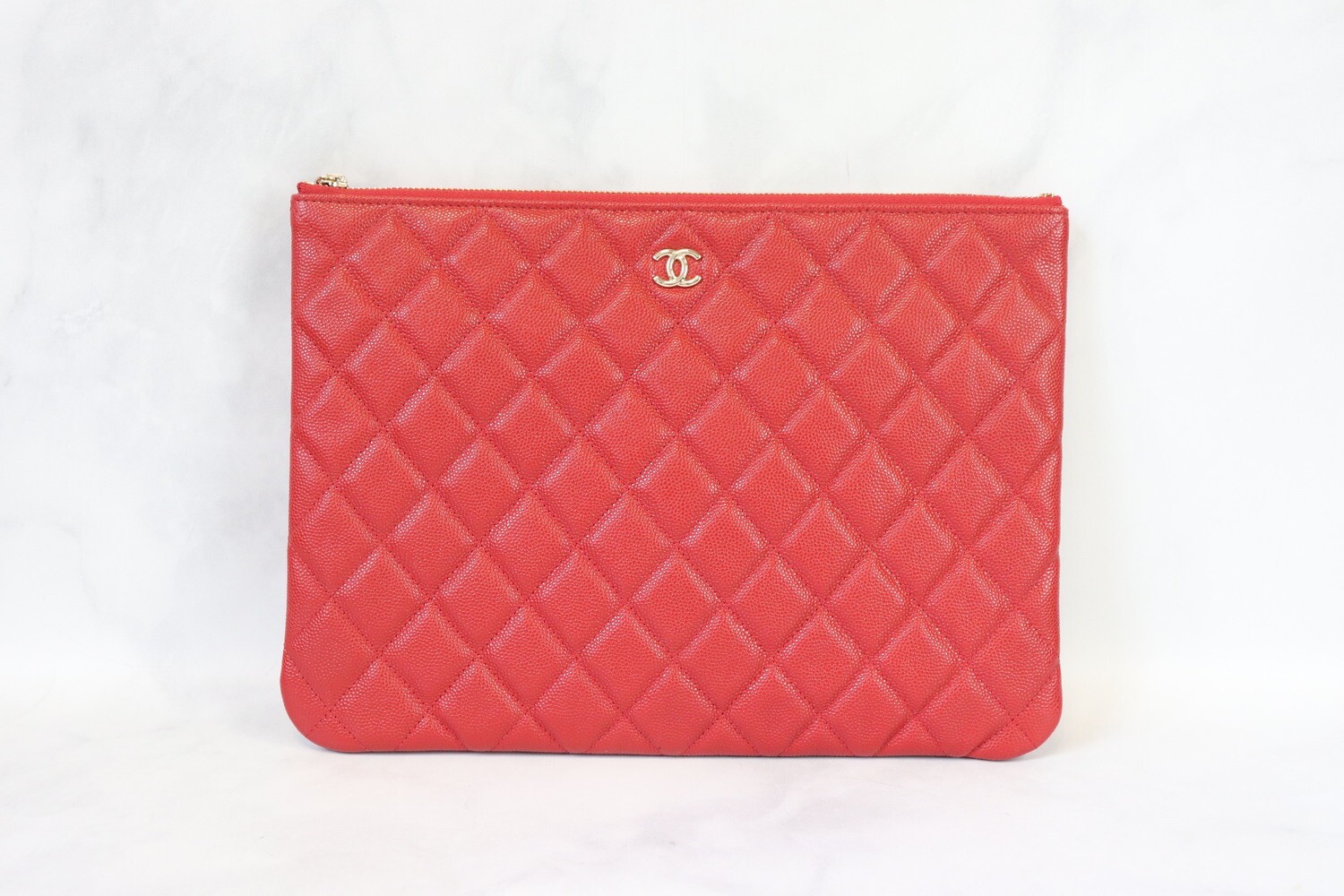 Chanel SLG O Case Medium, Red Caviar with Gold Hardware, Preowned No Dustbag MA001