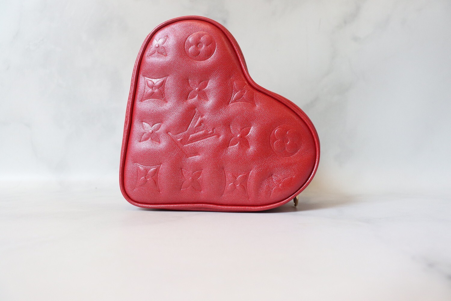 Louis Vuitton Pouch, Red Heart, With chain, New in Dustbag