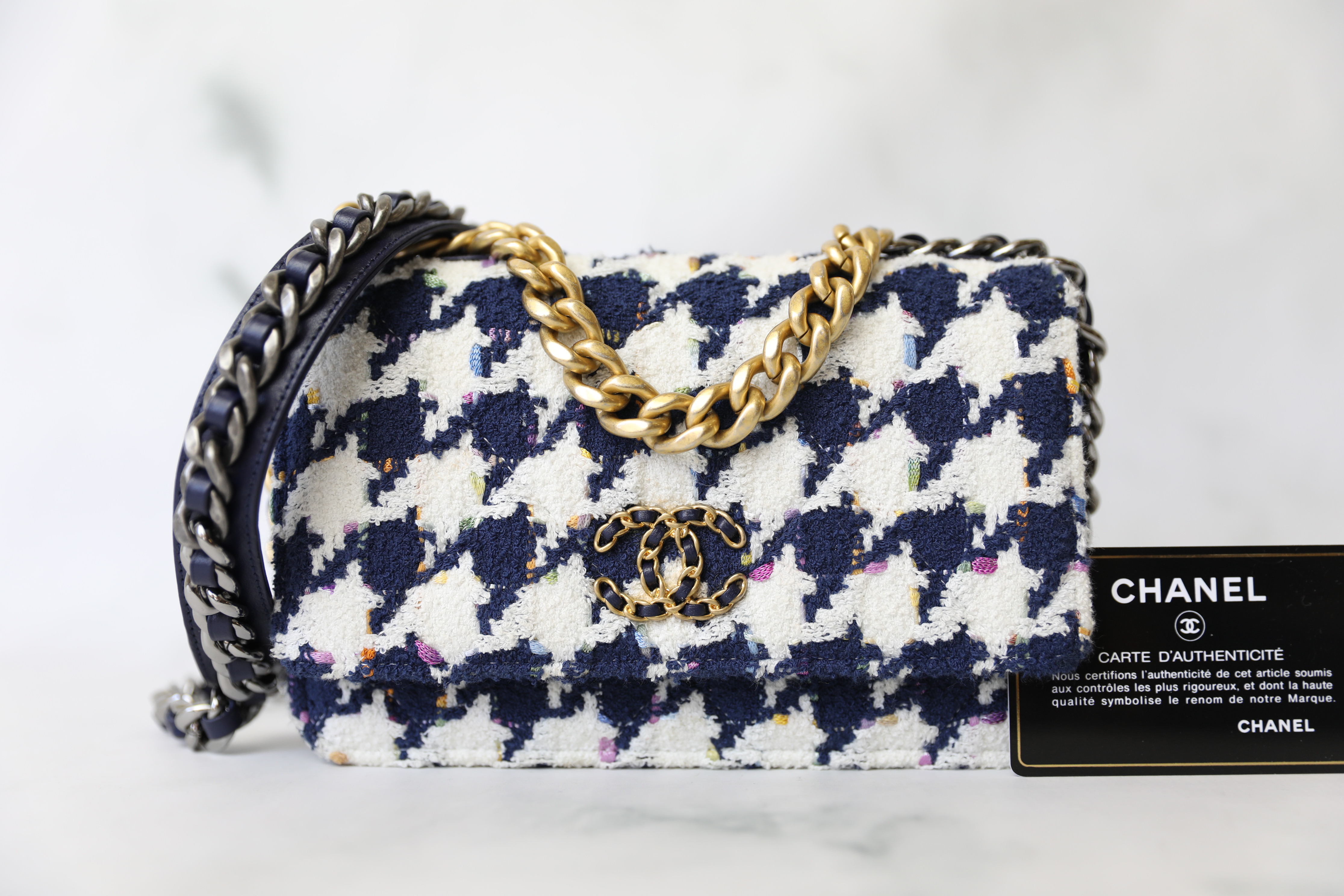 Wallet on chain chanel 19 tweed handbag Chanel Navy in Tweed