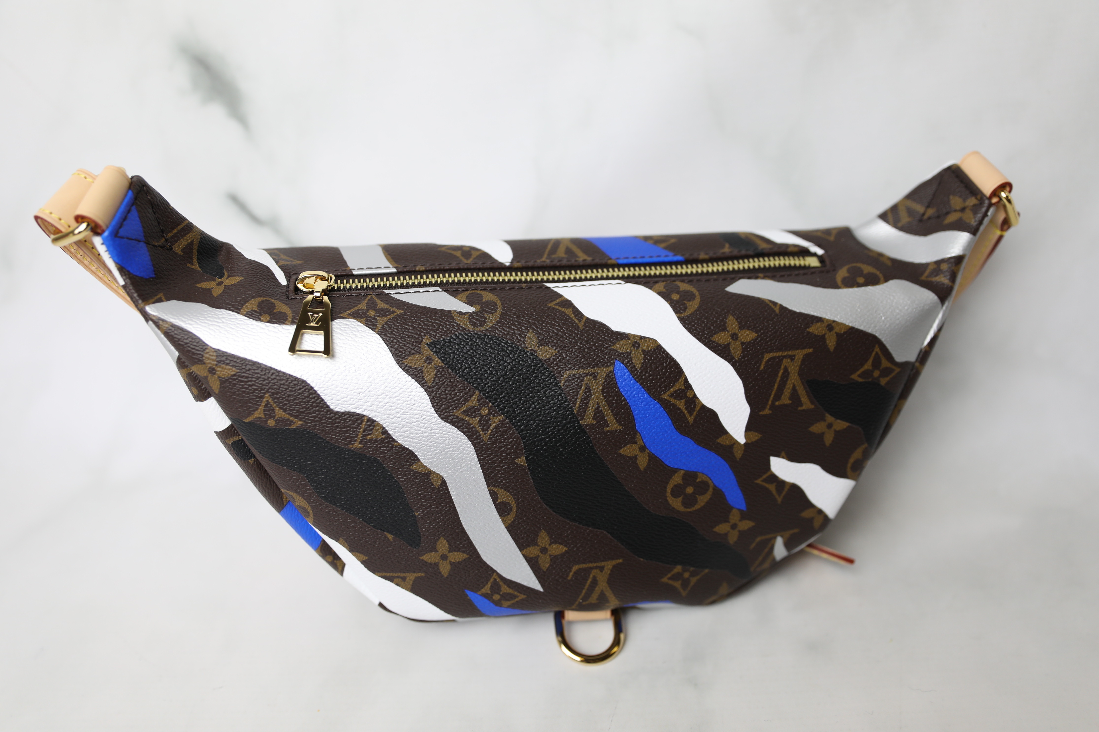 Louis Vuitton League of Legends BumBag, New in Dustbag WA001