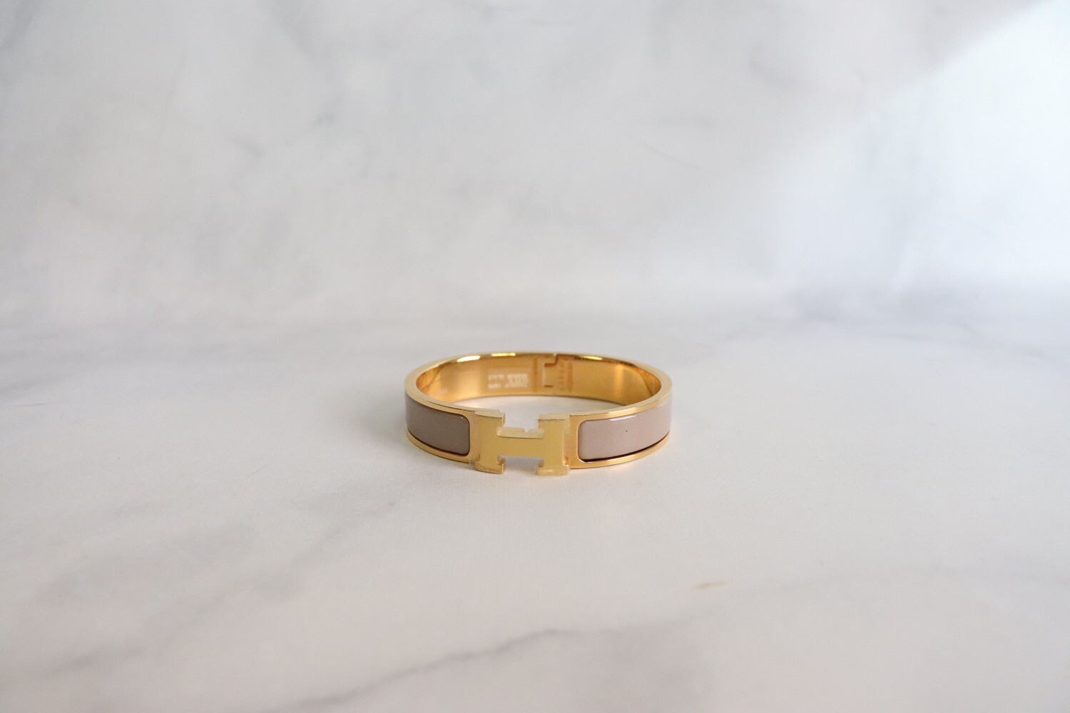 Hermes Clic Bracelet, Marron Glace, Gold Hardware, PM Size, New in Box WA001
