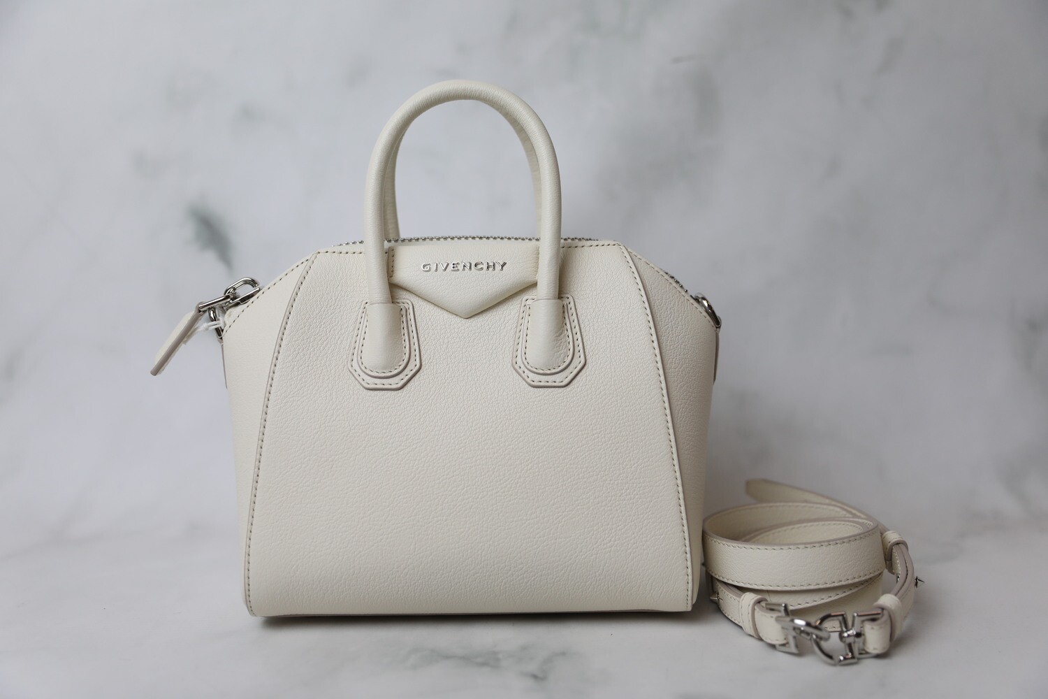 Givenchy Antigona Mini, White, New in Dustbag WA001
