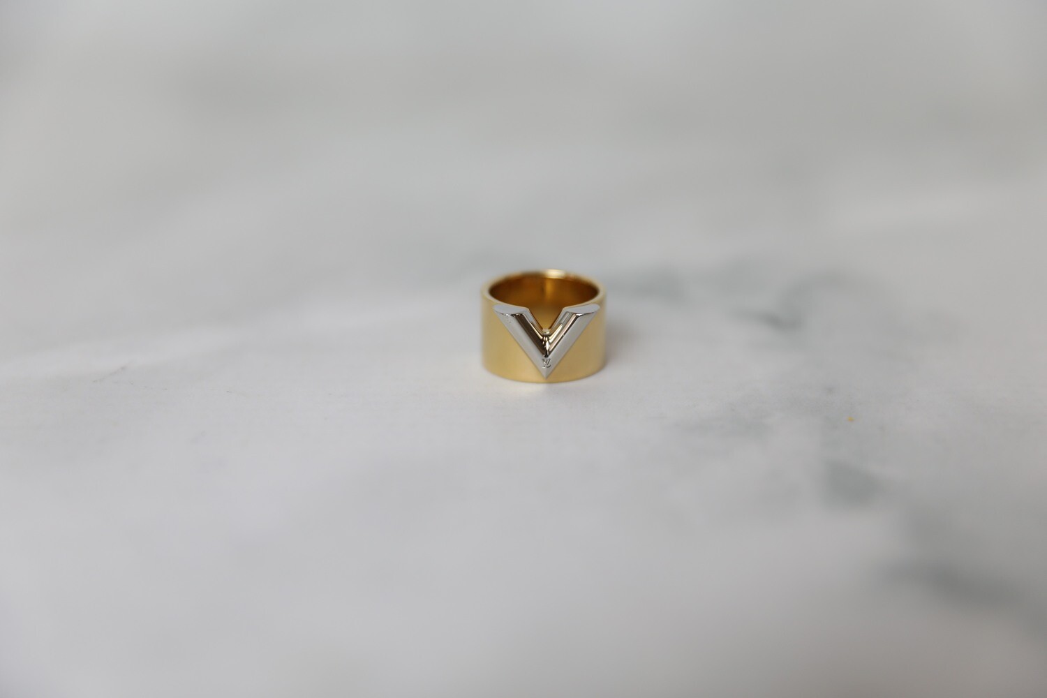 Louis Vuitton Essential V Ring, Gold and Silver, Preowned in Box WA001 -  Julia Rose Boston