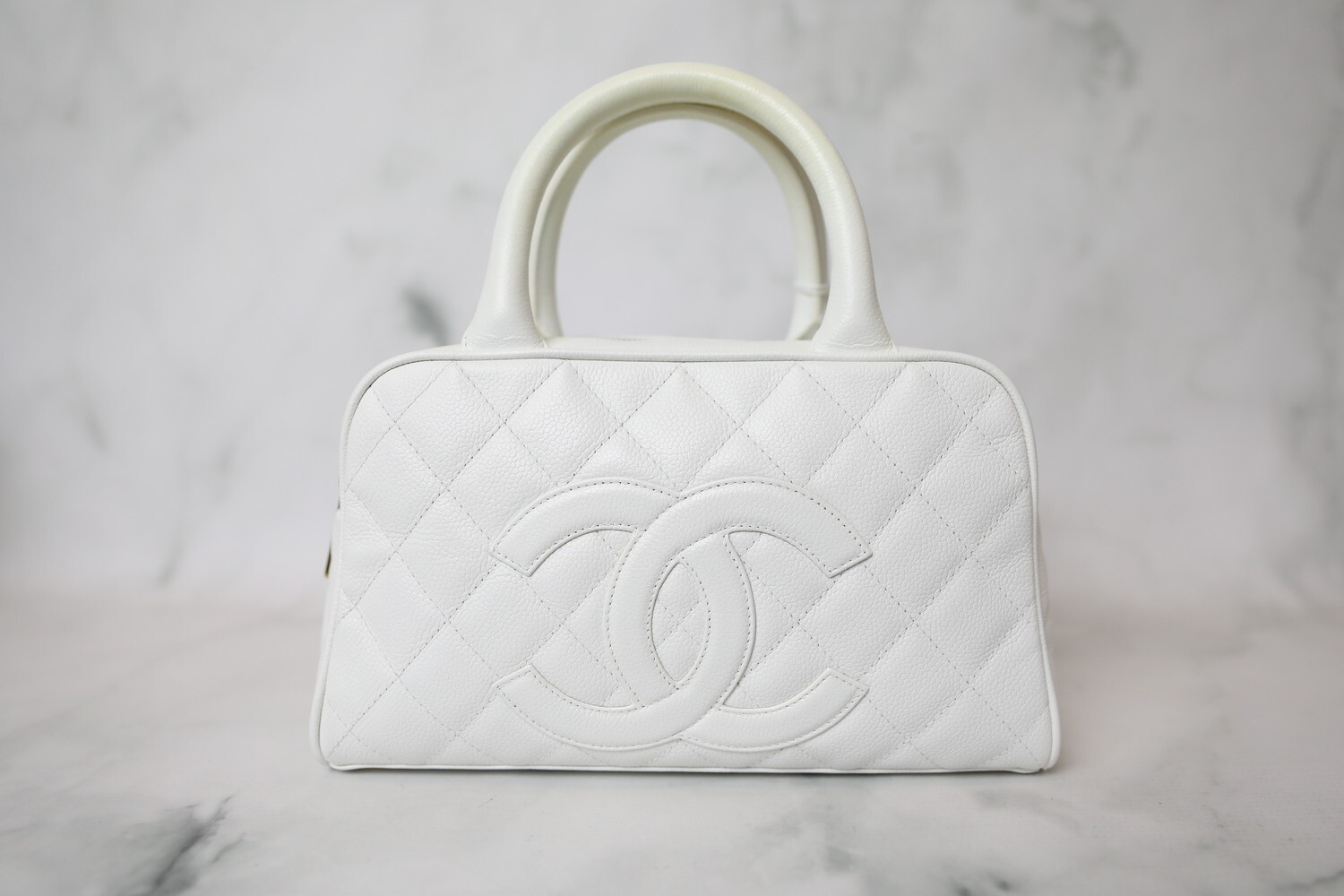 Chanel Vintage Bowler, White Caviar, Preowned no Dustbag WA001