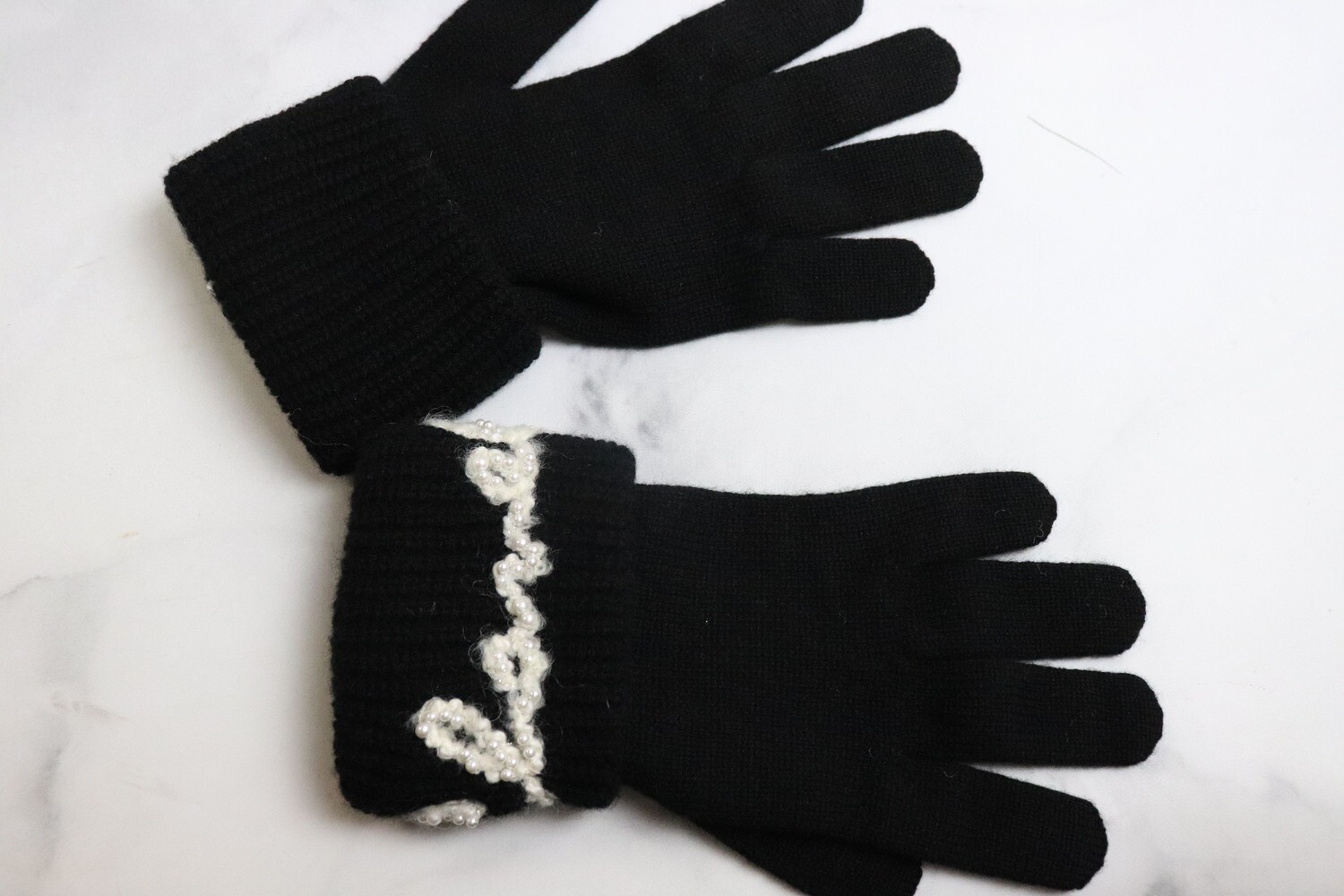 Chanel Gloves Scripted Tweed With Pearl, Black, New