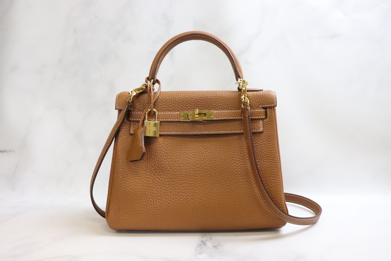 Hermes Kelly 25 Gold Togo Leather, Gold Hardware, Preowned in Box