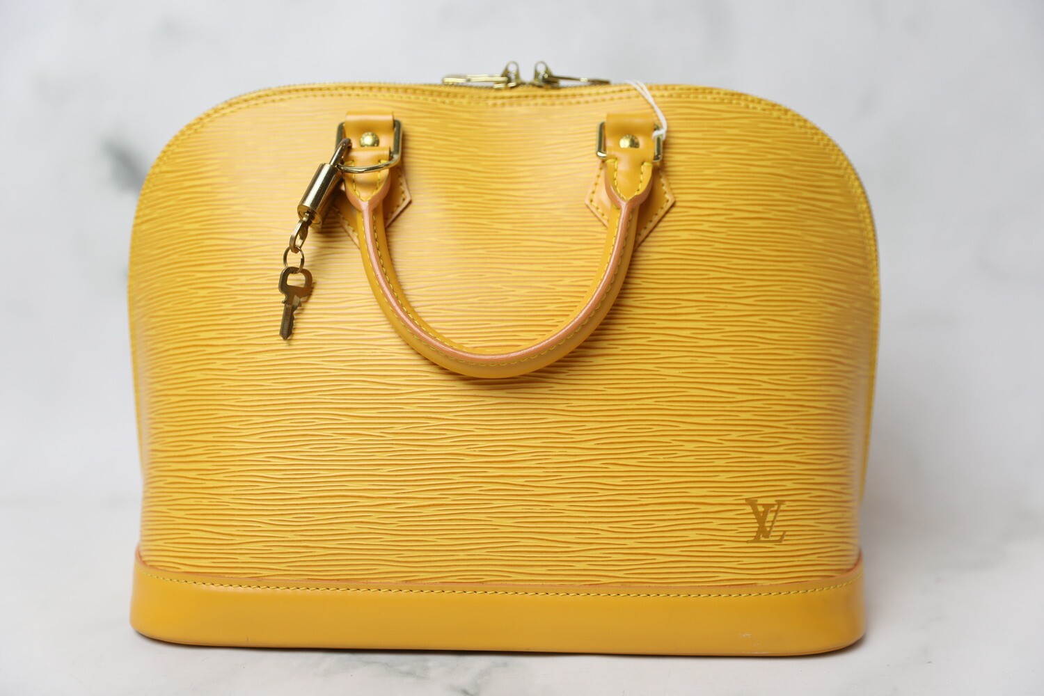 Louis Vuitton Alma MM, Yellow Epi Leather, Preowned in Dustbag WA001
