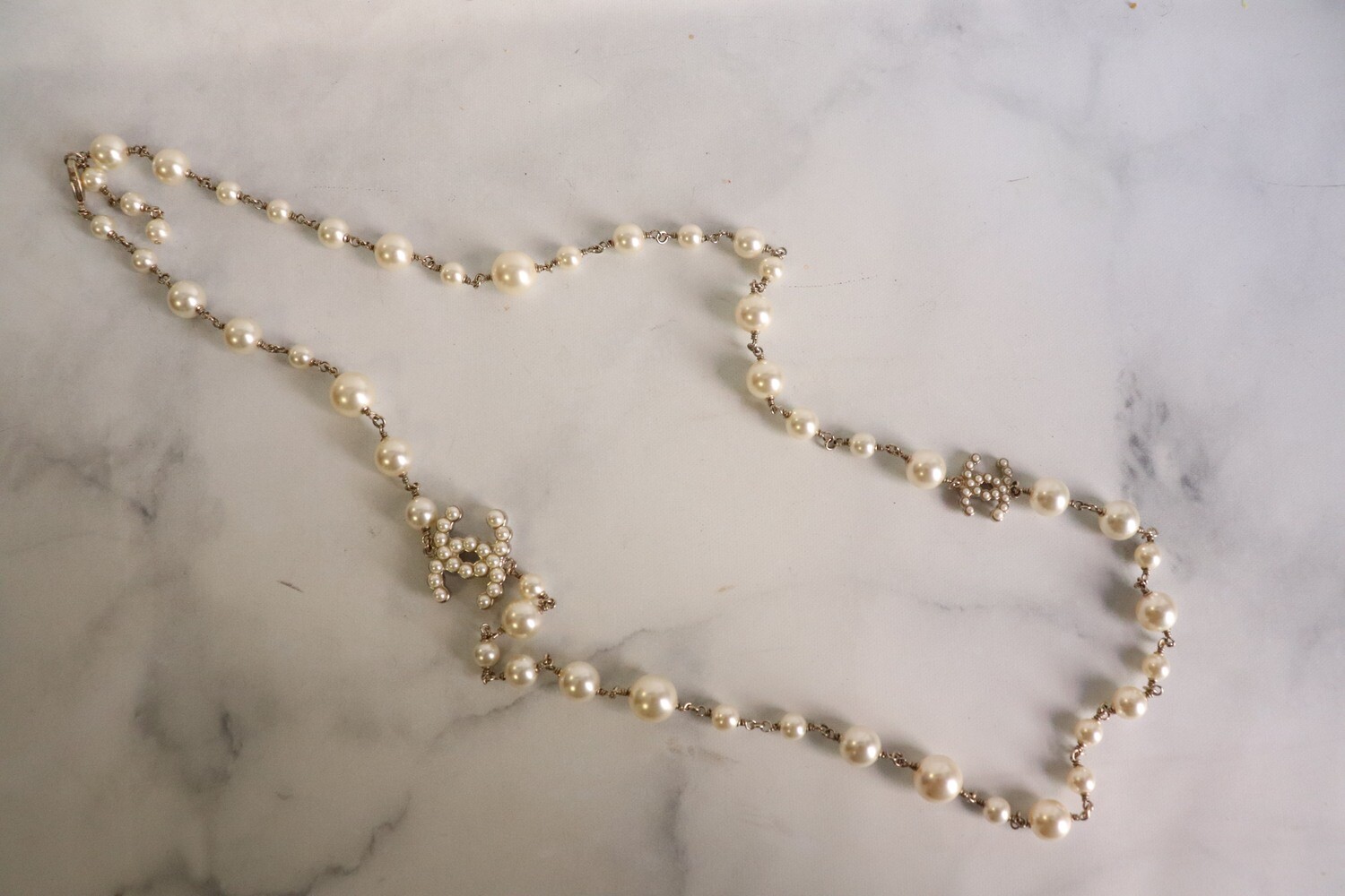 Chanel Necklace Pearl with CC, Preowned in Box