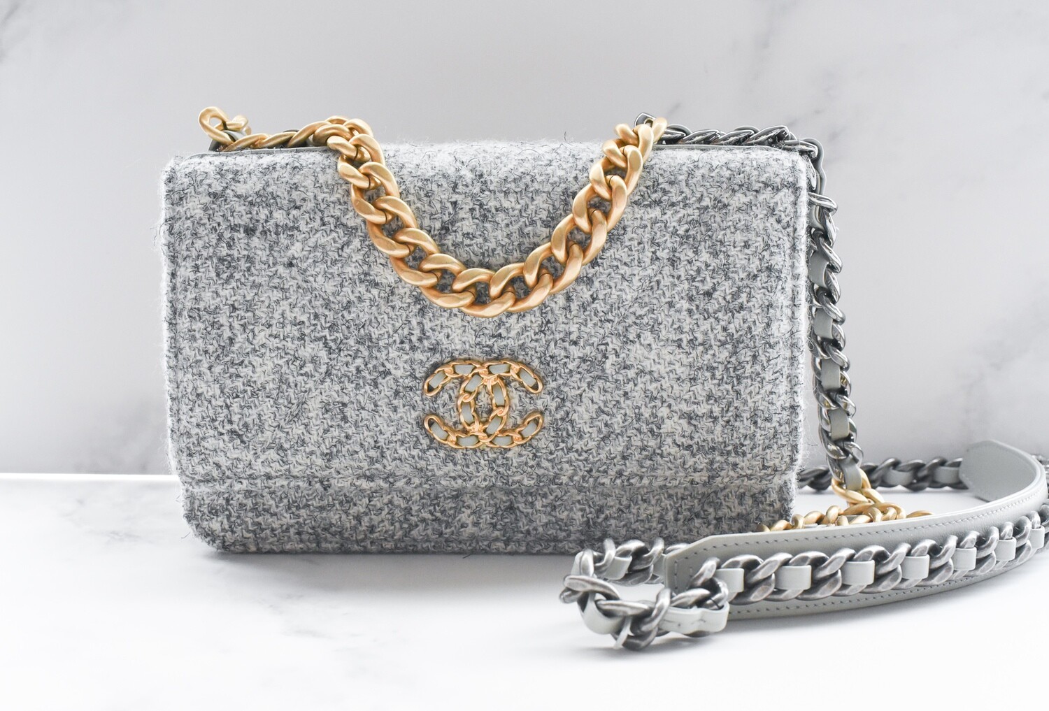 Wallet on chain chanel 19 tweed handbag Chanel Grey in Tweed