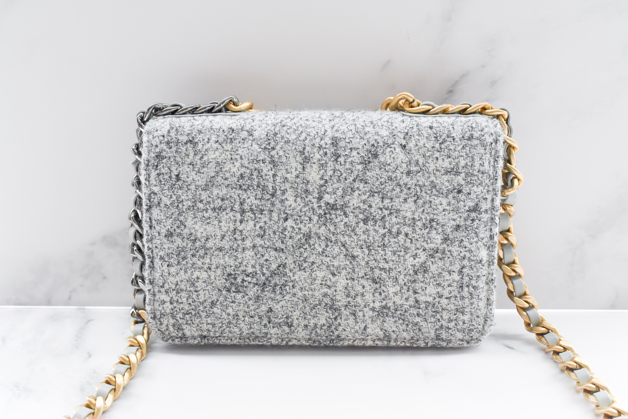 Chanel 19 Wallet on Chain, Gray Knit Tweed, New in Dustbag WA001