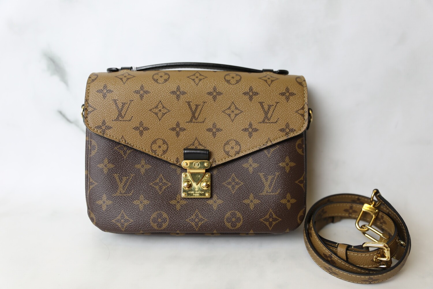 Louis Vuitton Pochette Metis, Reverse Monogram, Preowned in Dustbag WA001