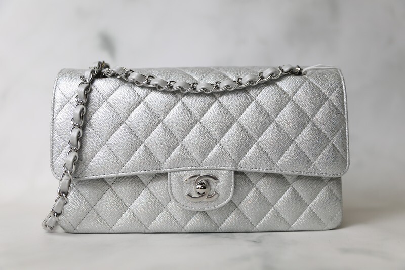 茶*様 Chanel Silver ヴィンテージバッグ Lot - Chanel Classic Flap Silver Sequin Shoulder Bag