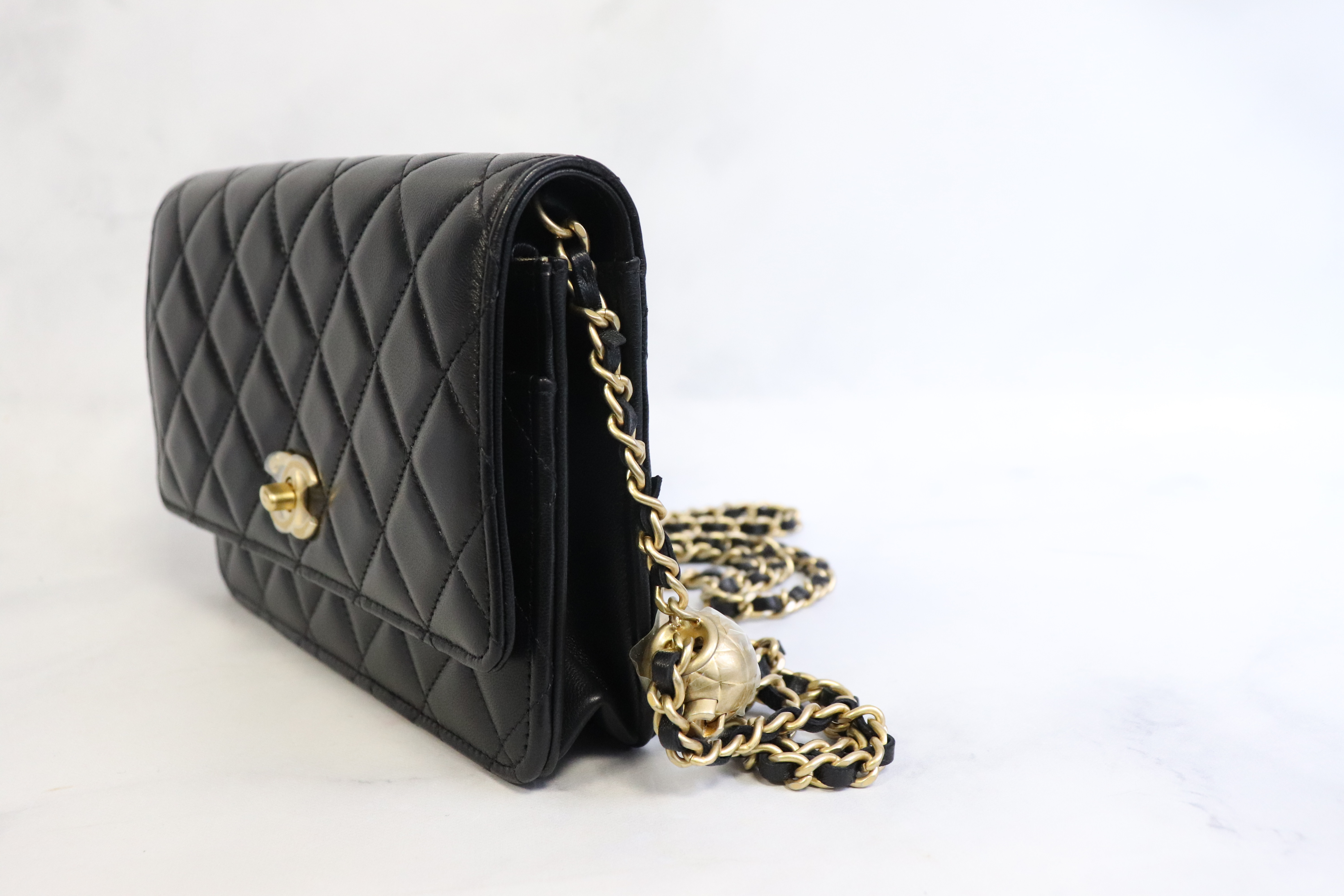 Chanel Wallet on Chain Pearl Crush, 22C Black Lambskin Leather