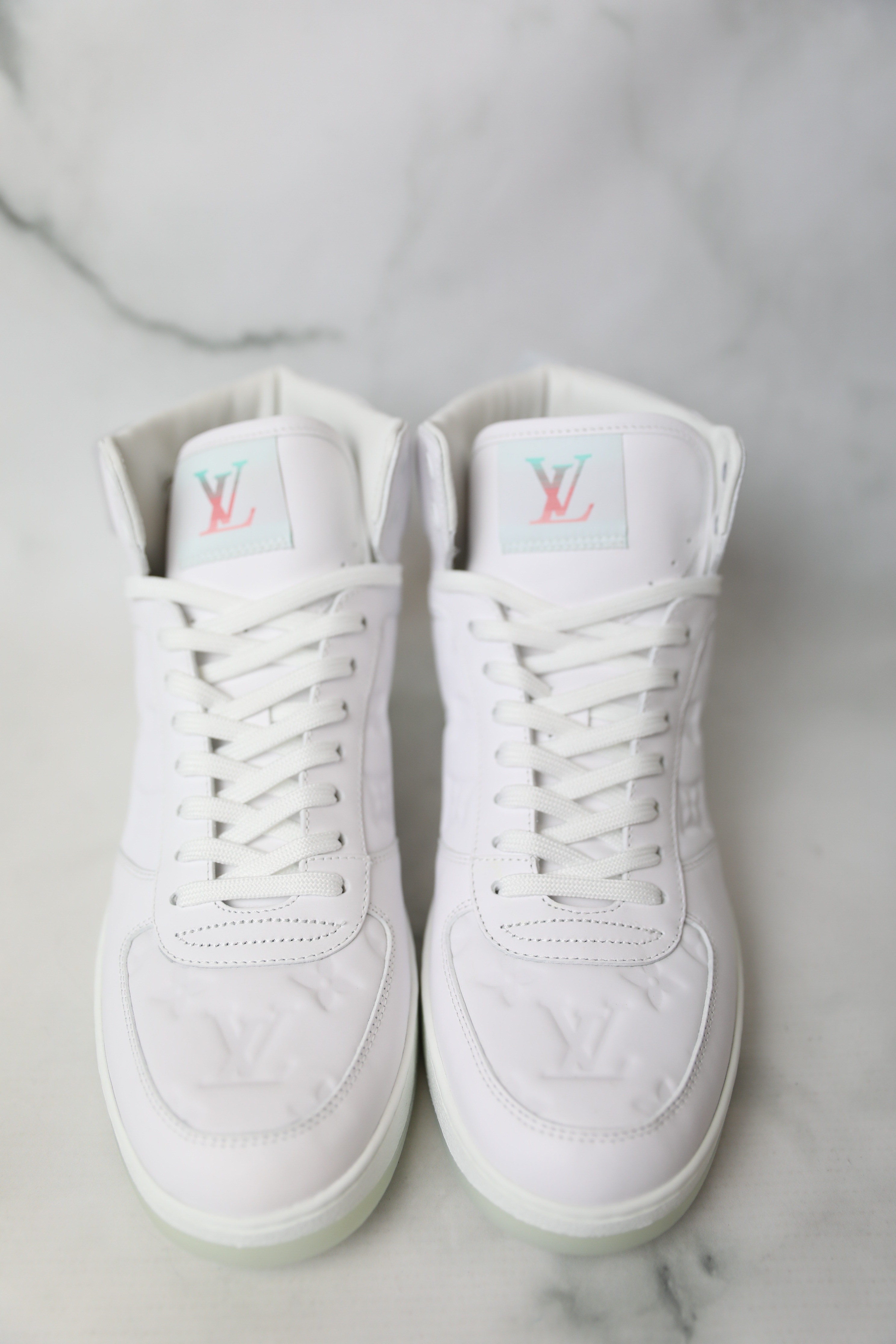 Louis Vuitton Rivoli Sneaker White. Size 06.0
