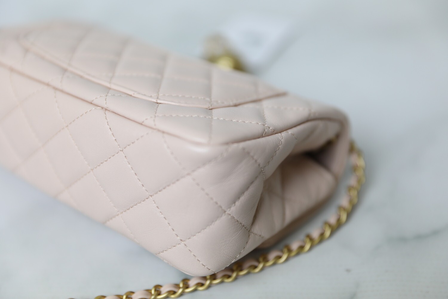 NEW Chanel Long Vanity Pearl Crush Lambskin 22S pink / Ghw, Luxury, Bags &  Wallets on Carousell