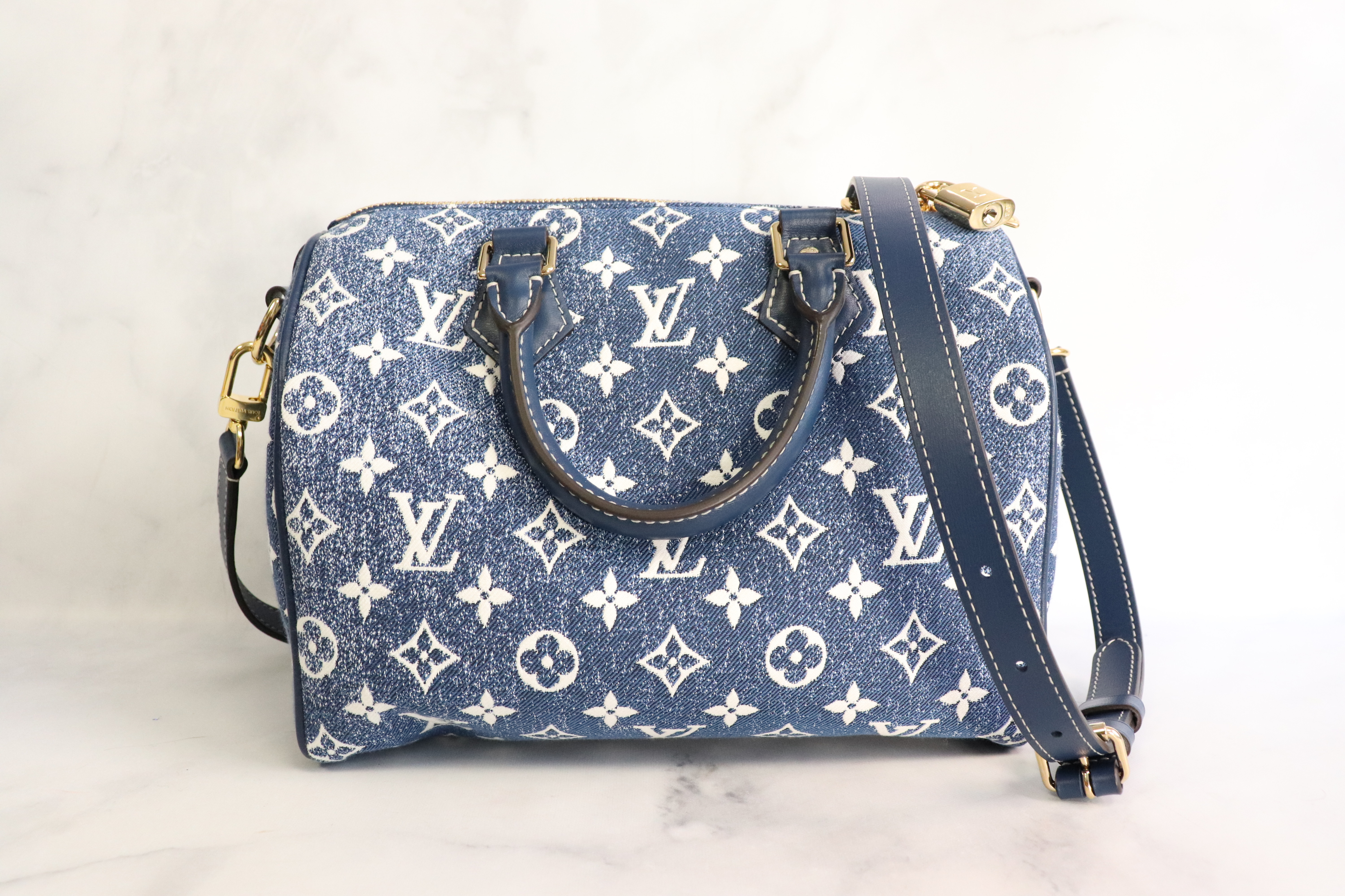 LV NEW RELEASE OF THE DENIM BAG! SPEEDY 25 B! CRUISE 2023 COLLECTION!  WFIMB! MOD SHOTS! 