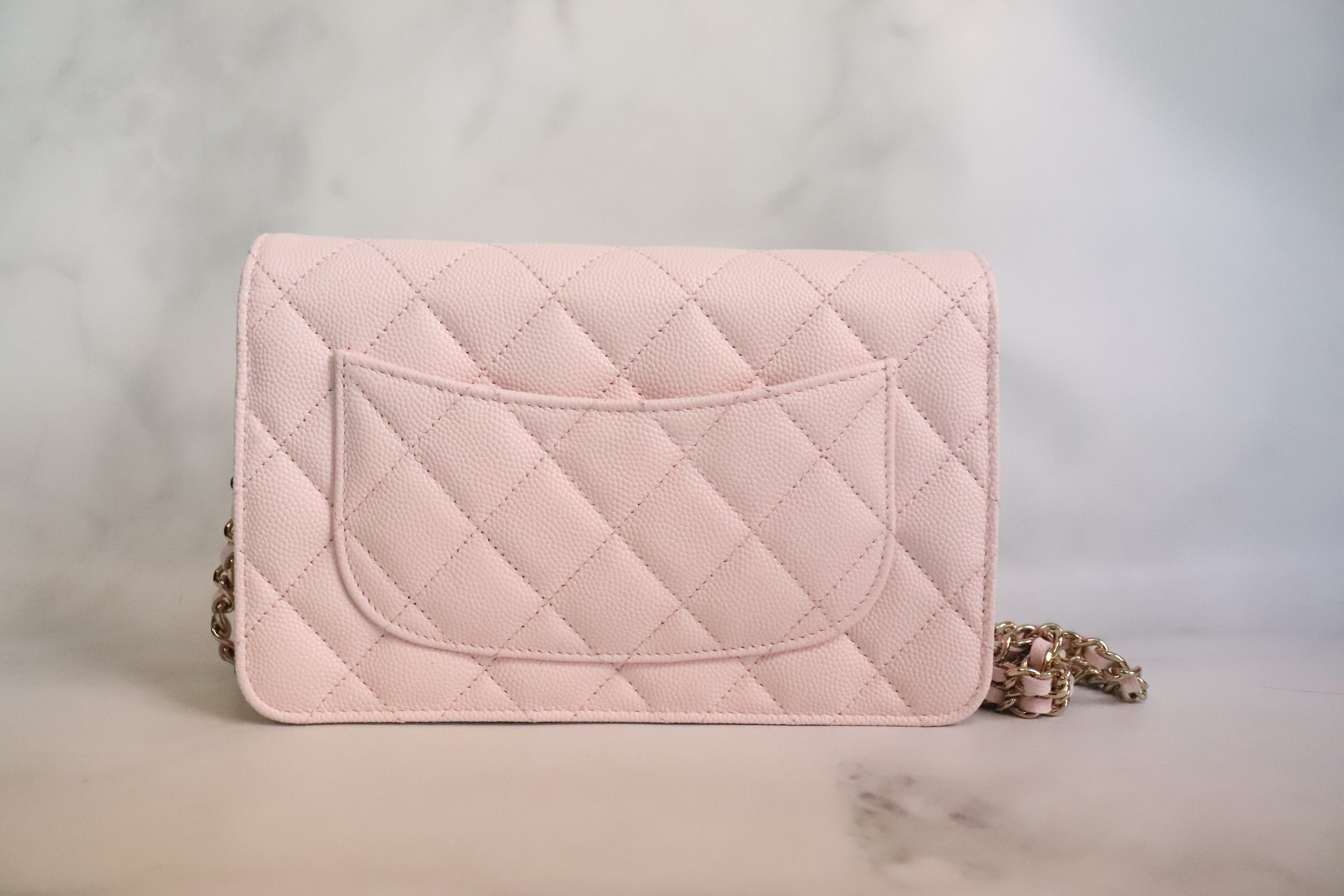 Chanel 2021-2022 Interlocking CC Logo Compact Wallet - Pink