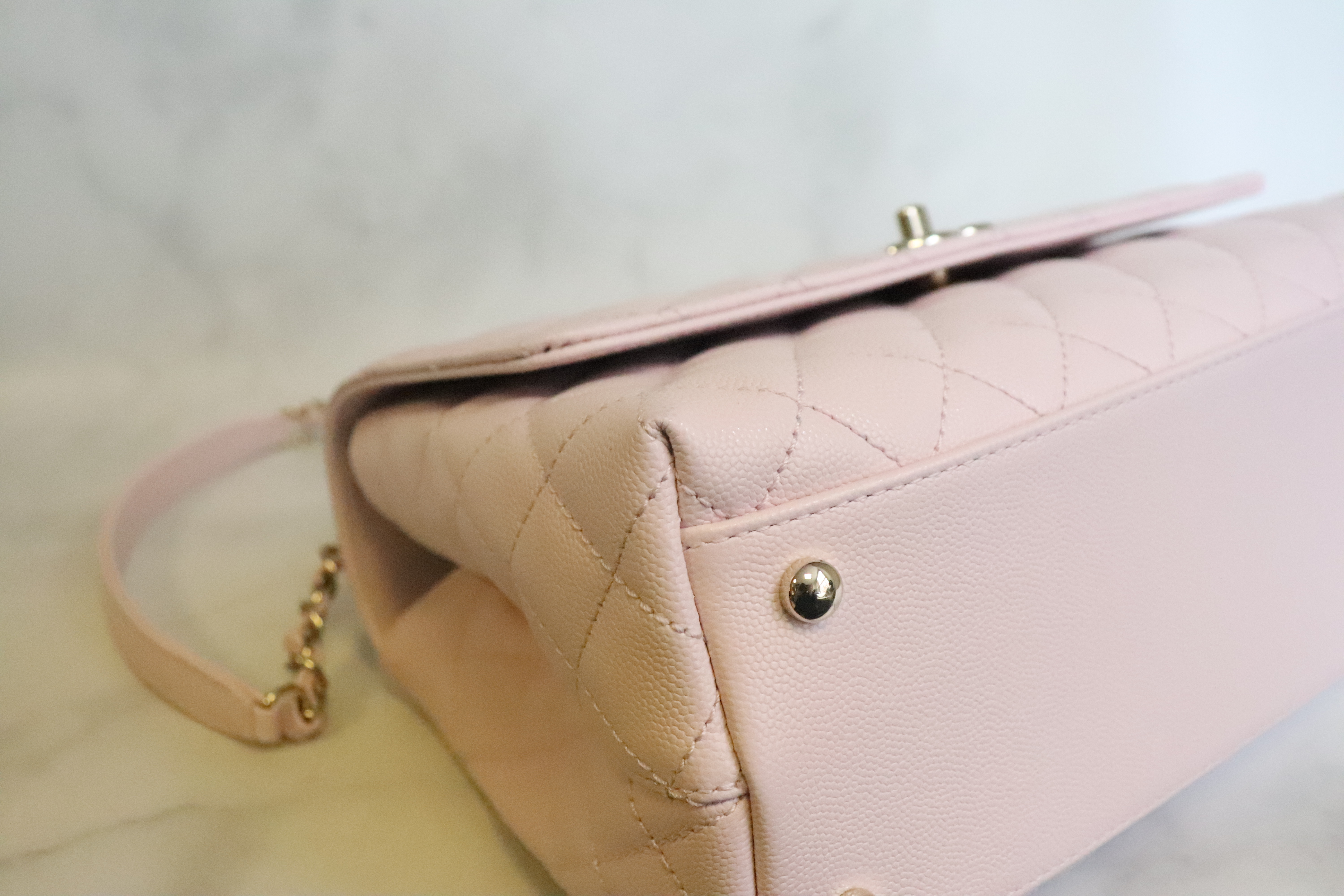 Coco handle leather handbag Chanel Pink in Leather - 29863293