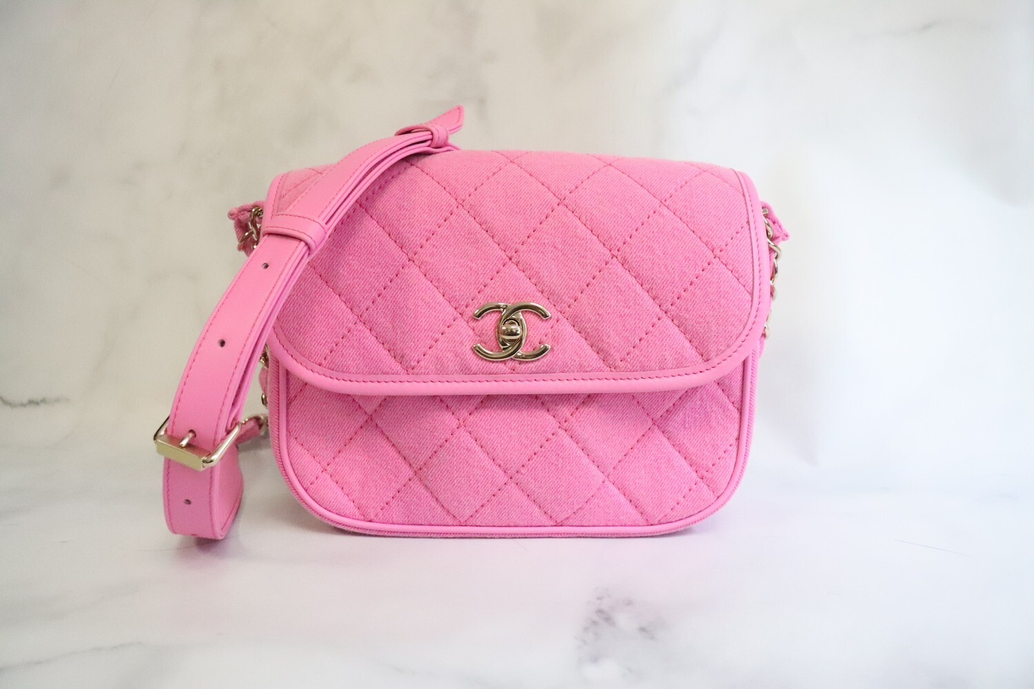 Chanel Seasonal Flap, Neon Pink Denim, Preowned in Dustbag CMA001