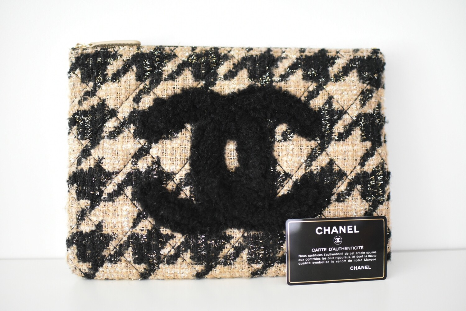 Chanel SLG O Case Medium 19 Medium, Beige and Black Houndstooth Tweed,  Preowned in Box