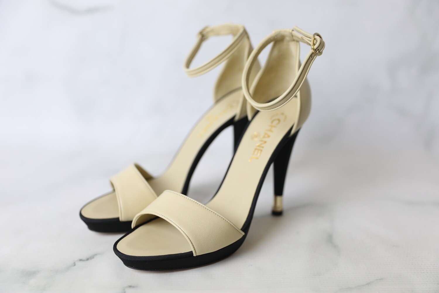 Chanel Shoes, Black and Cream Sandals with Heel, Size 40, New in Box WA001
