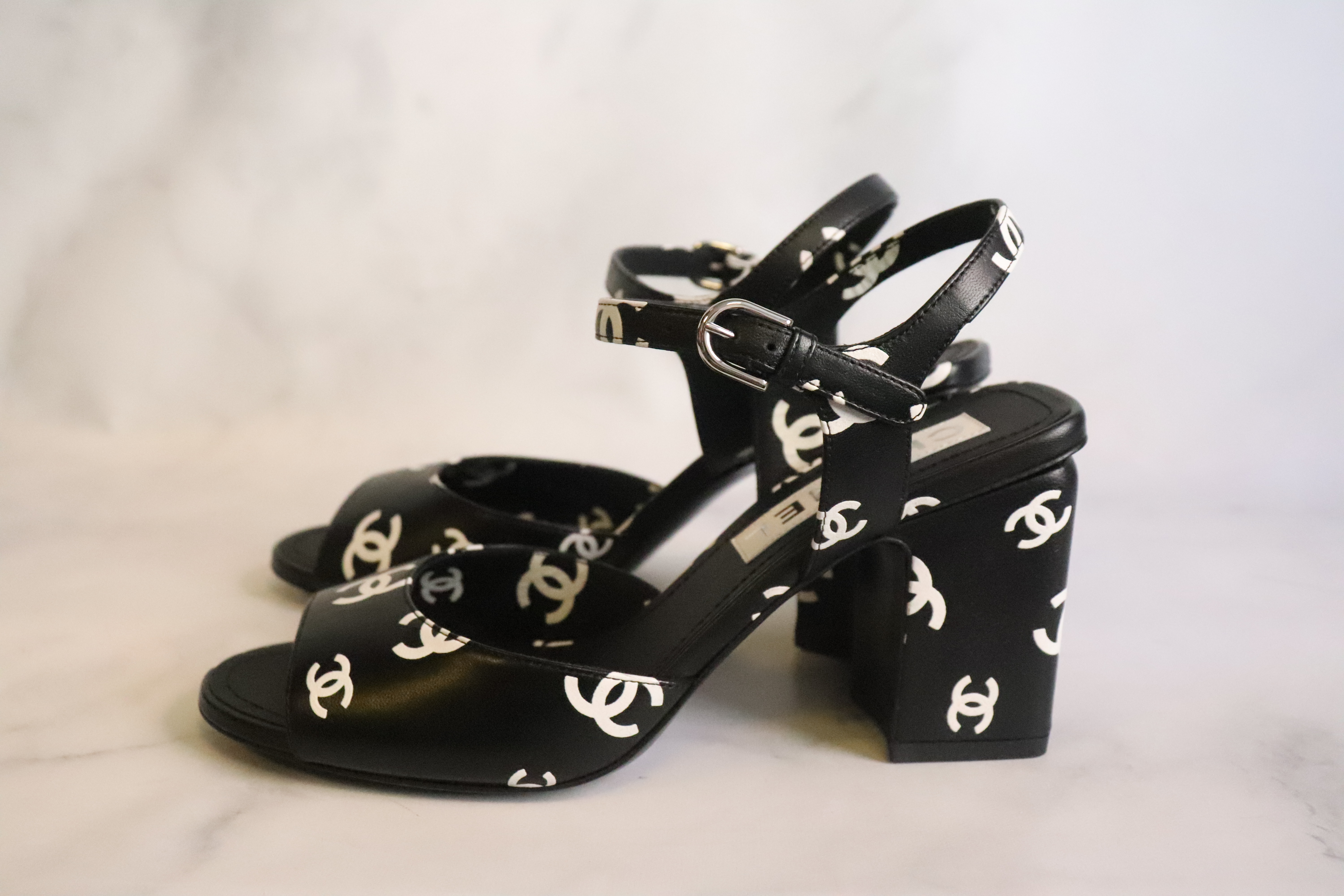 Chanel Shoes, Black with White CCs, Heels, Size 37, New in Box WA001