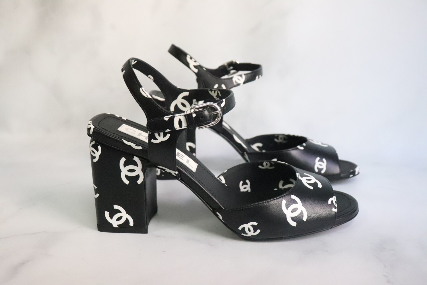 Chanel Black Canvas CC Heart Buckle Wedge Slide Sandals Size 37 Chanel