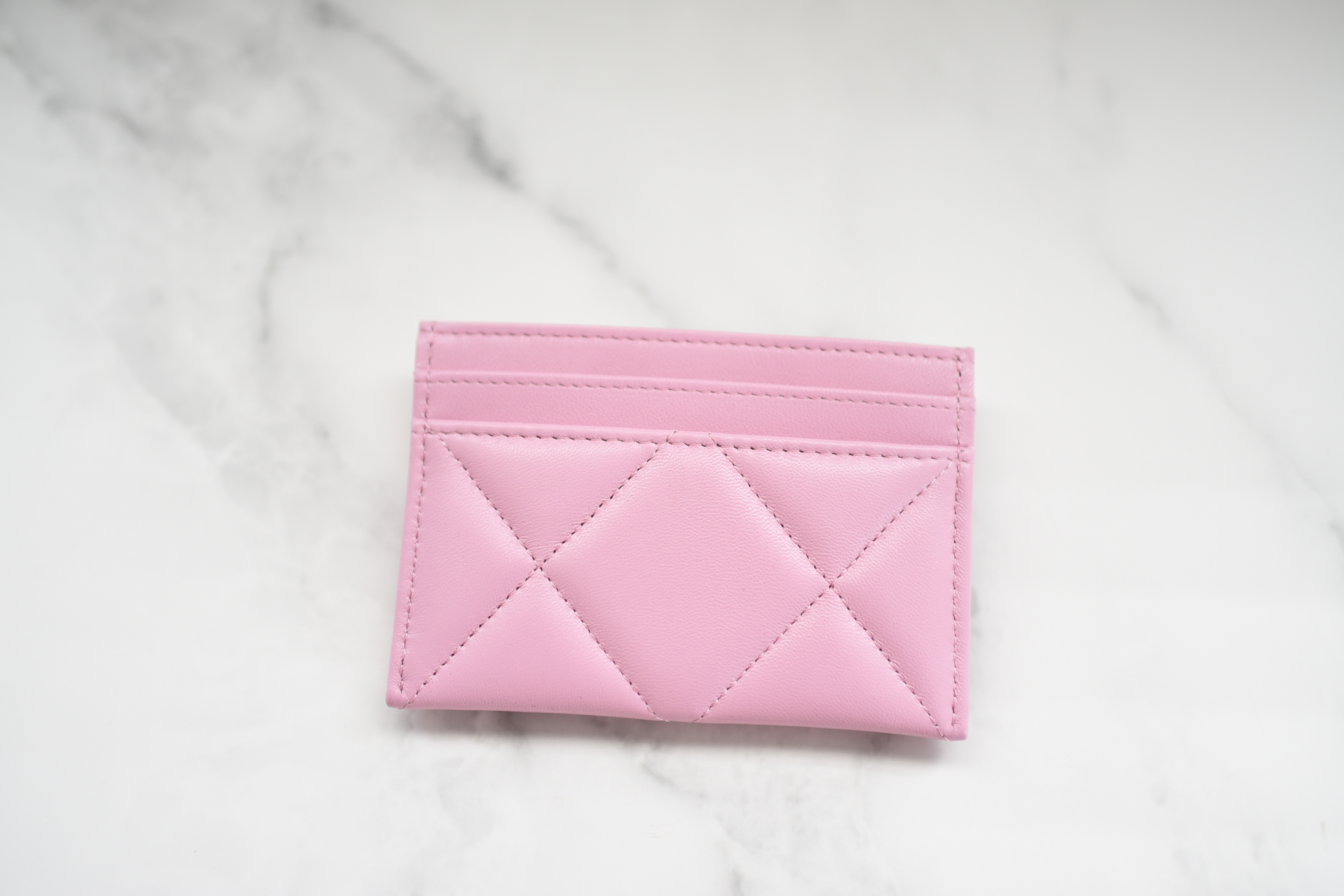 Leather card wallet Chanel Pink in Leather - 29955514