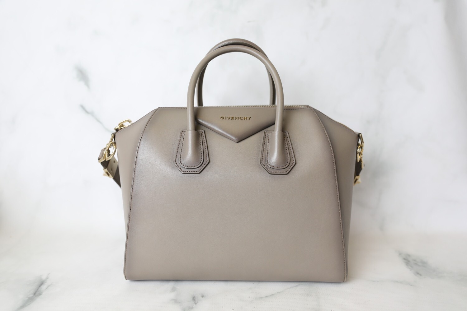 Givenchy Antigona Large Grey with Gold Hardware Preowned No Dustbag WA001