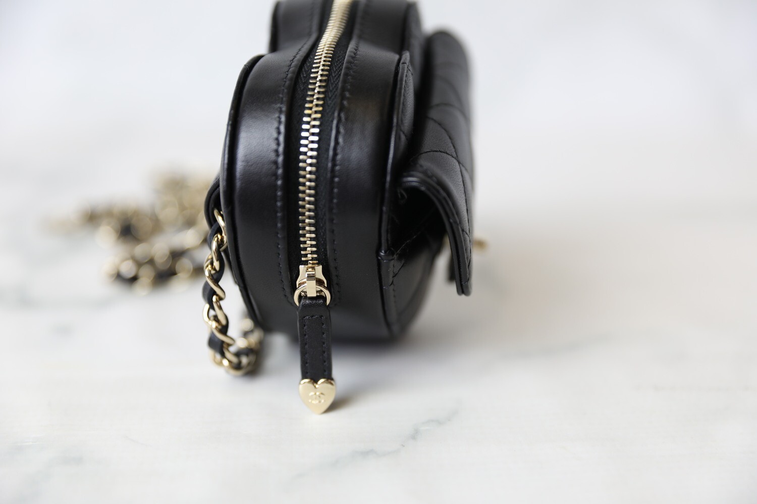 【Three Times】24SS Mini heart belt bag Chanel Heart Mini Belt Bag, Black Lambskin with Gold