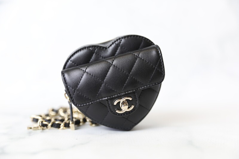 【threetimes】Mini heart belt bag Chanel Heart Mini Belt Bag, Black Lambskin with Gold