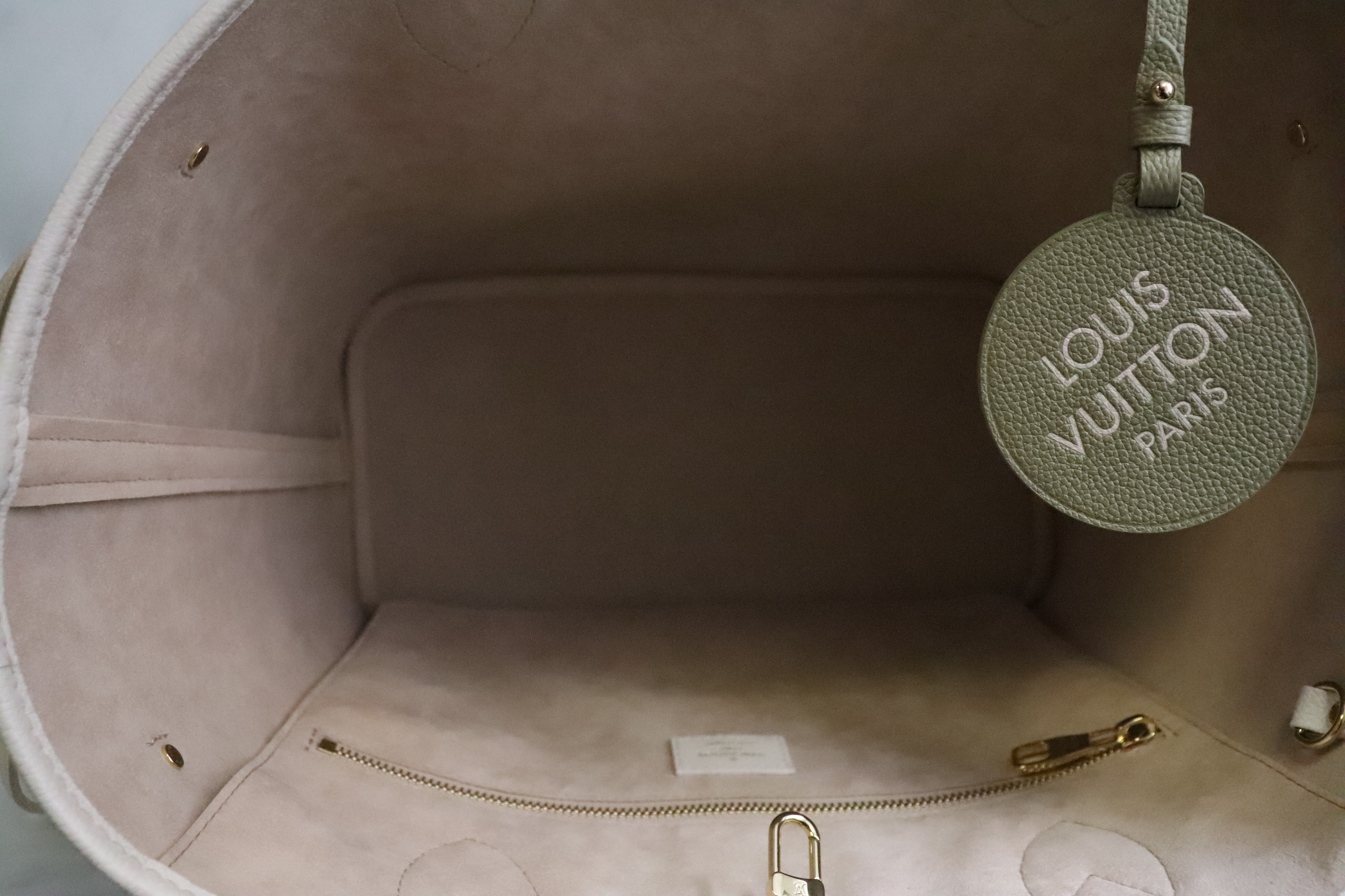 Louis Vuitton Neverfull MM Khaki Green/Beige/Cream in Cowhide Leather with  Gold-tone - US