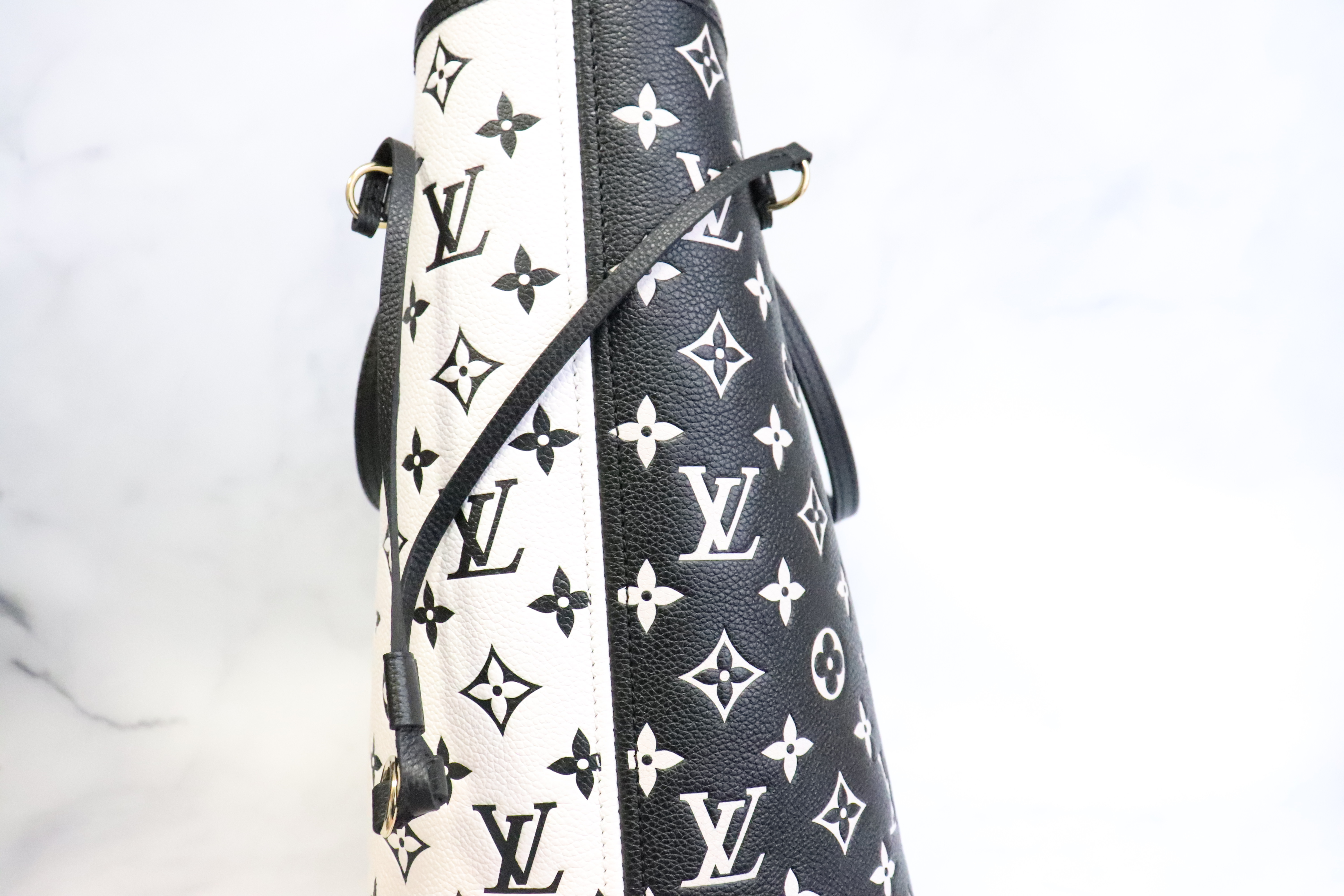 Louis Vuitton Black x Pink Monogram Fall for You Neverfull MM Tote 63lz718s