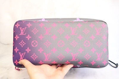 Louis Vuitton Neverfull MM Fuchsia Gradient, New in Box WA001