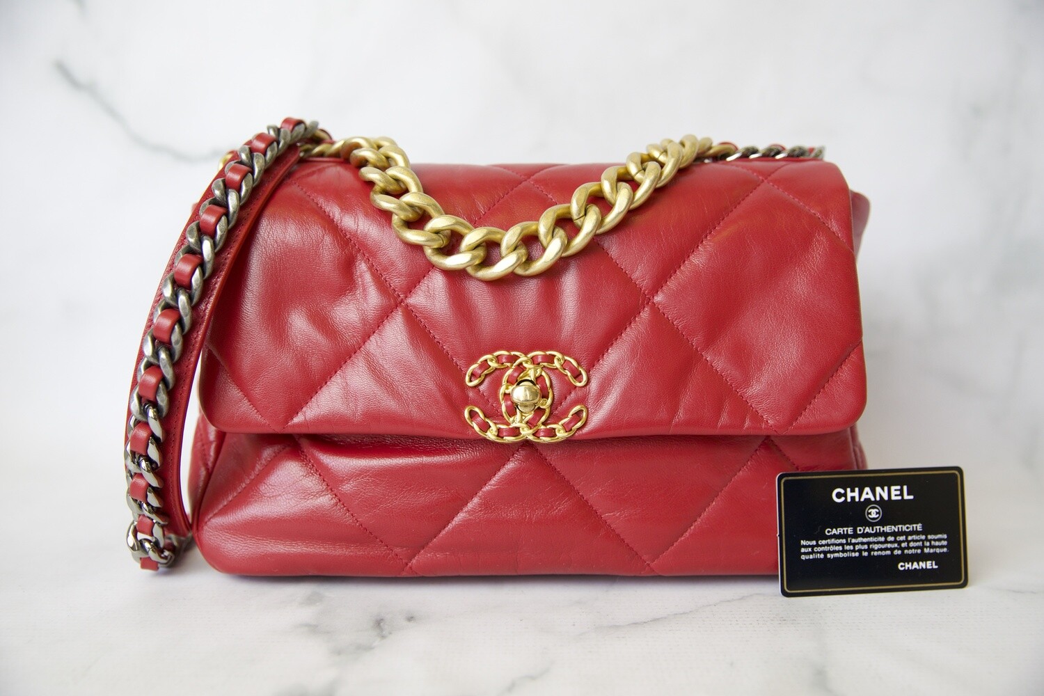 Chanel 19 Large, Red Goatskin, Preowned in Dustbag WA001