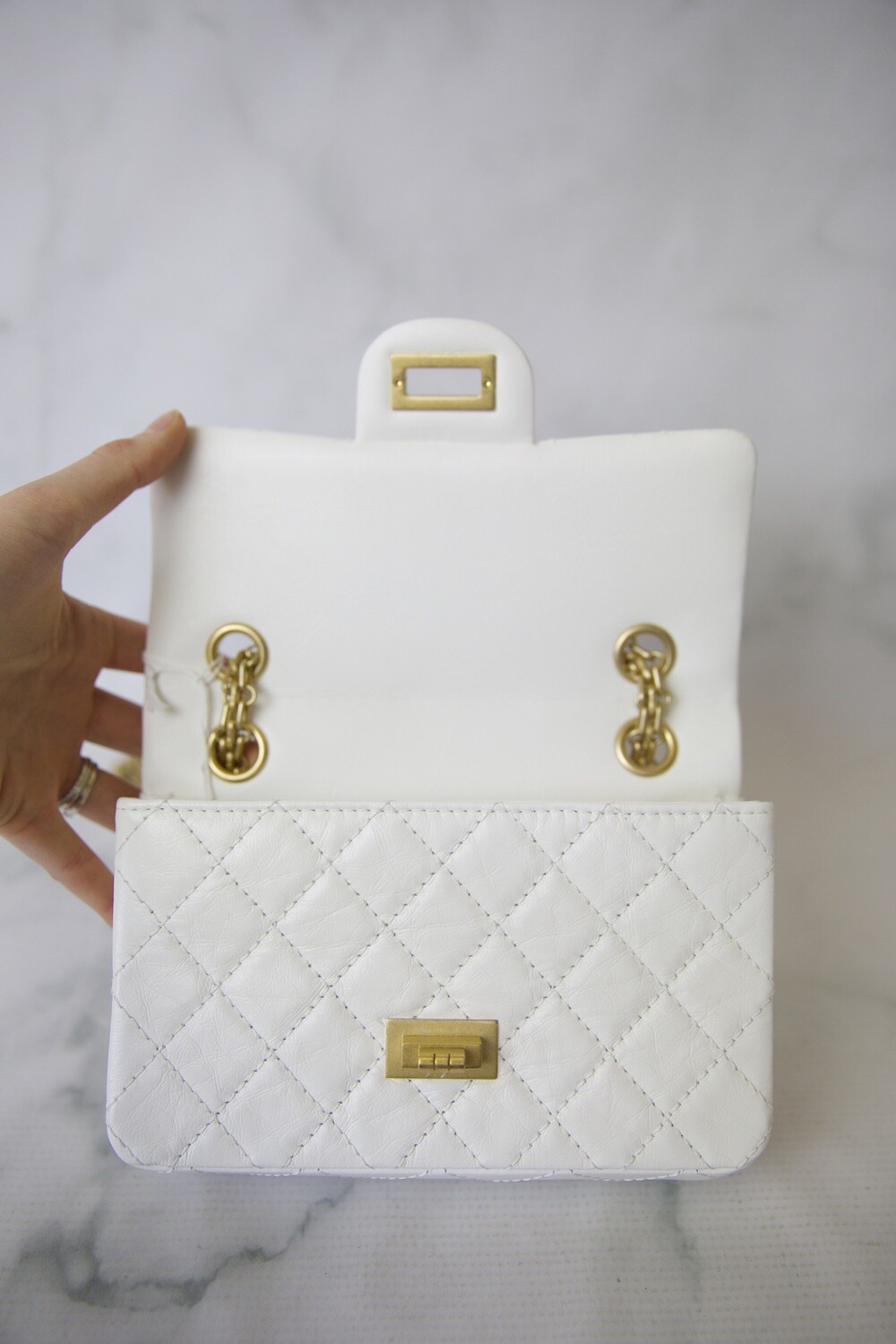超お得❣️CHANELリボン6ロールセット Chanel Reissue Mini, White Calfskin with Gold Hardware, New