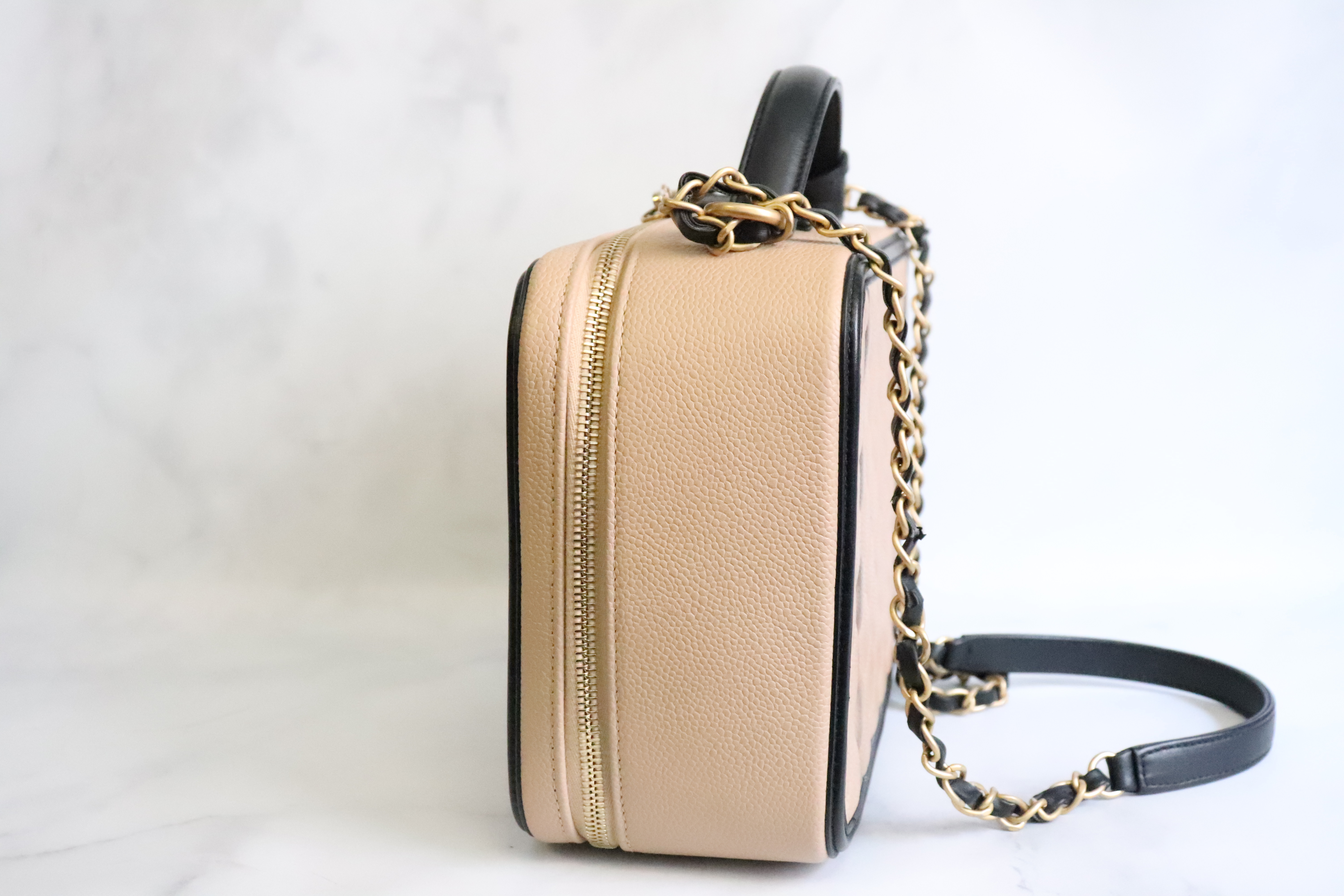 Vanity bag Chanel iridescent caviar leather New Bronze ref.833239 - Joli  Closet