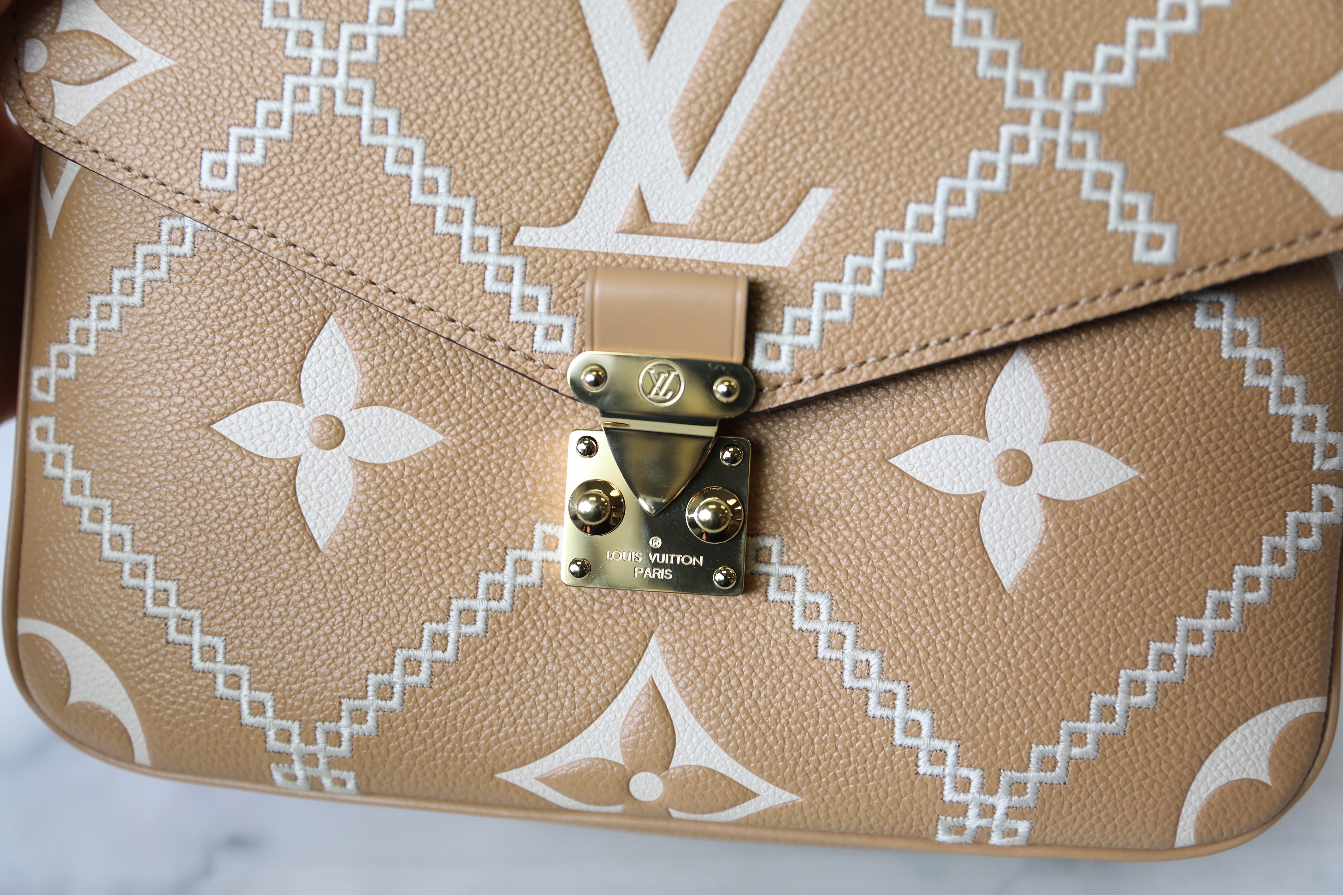 Louis Vuitton Pochette Metis, Reverse Monogram, Preowned in Box WA001 -  Julia Rose Boston