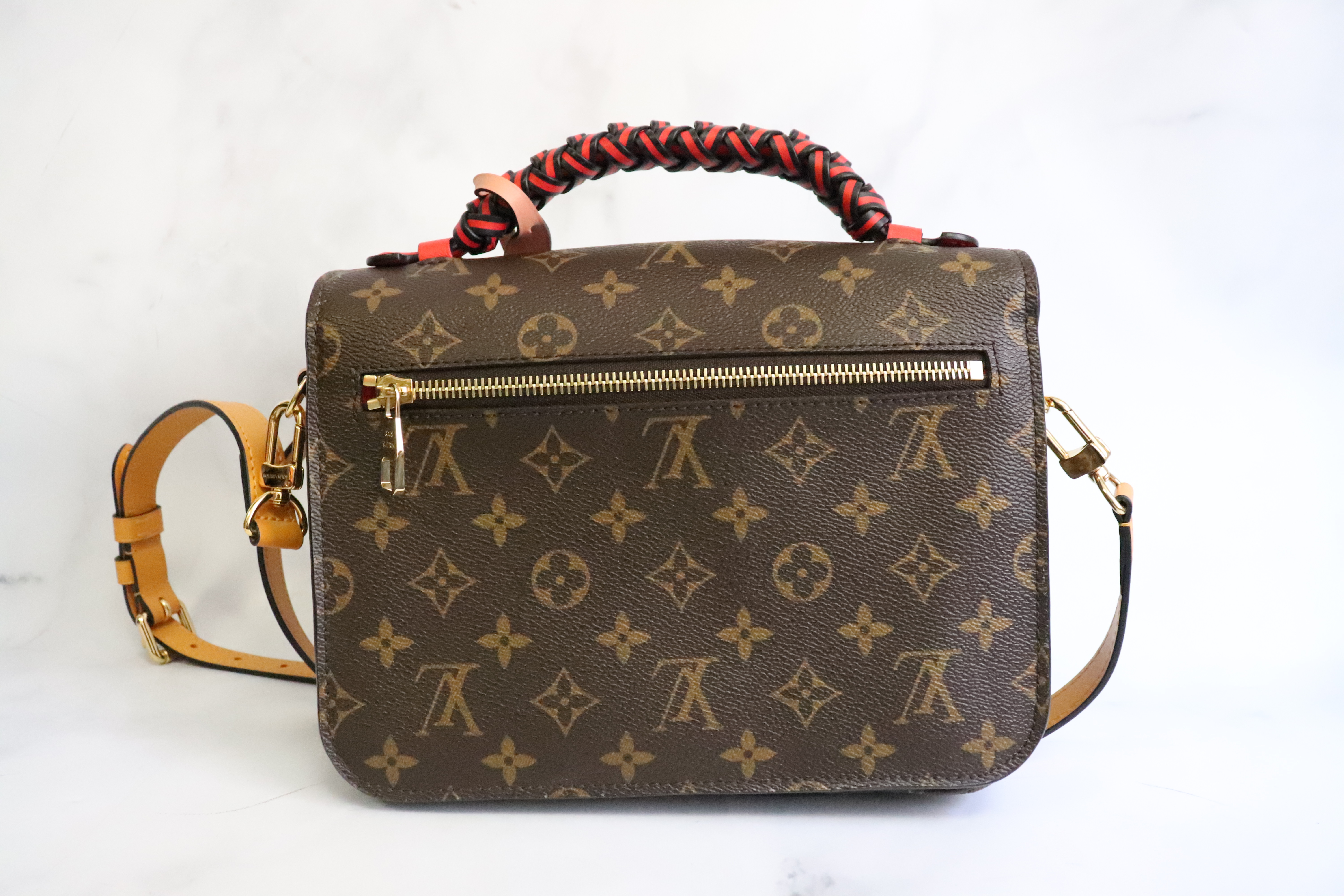 Louis Vuitton Pochette Metis Monogram Top Handle Handbag w/Shoulder Strap  & Chip