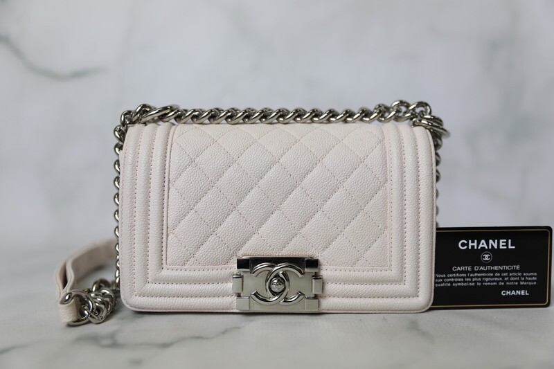 【ヴィンテージ】Rank:S☆Chanel White Coco Boy Small Series20 CHANEL Lambskin Quilted Mini Coco Boy Camera Bag White