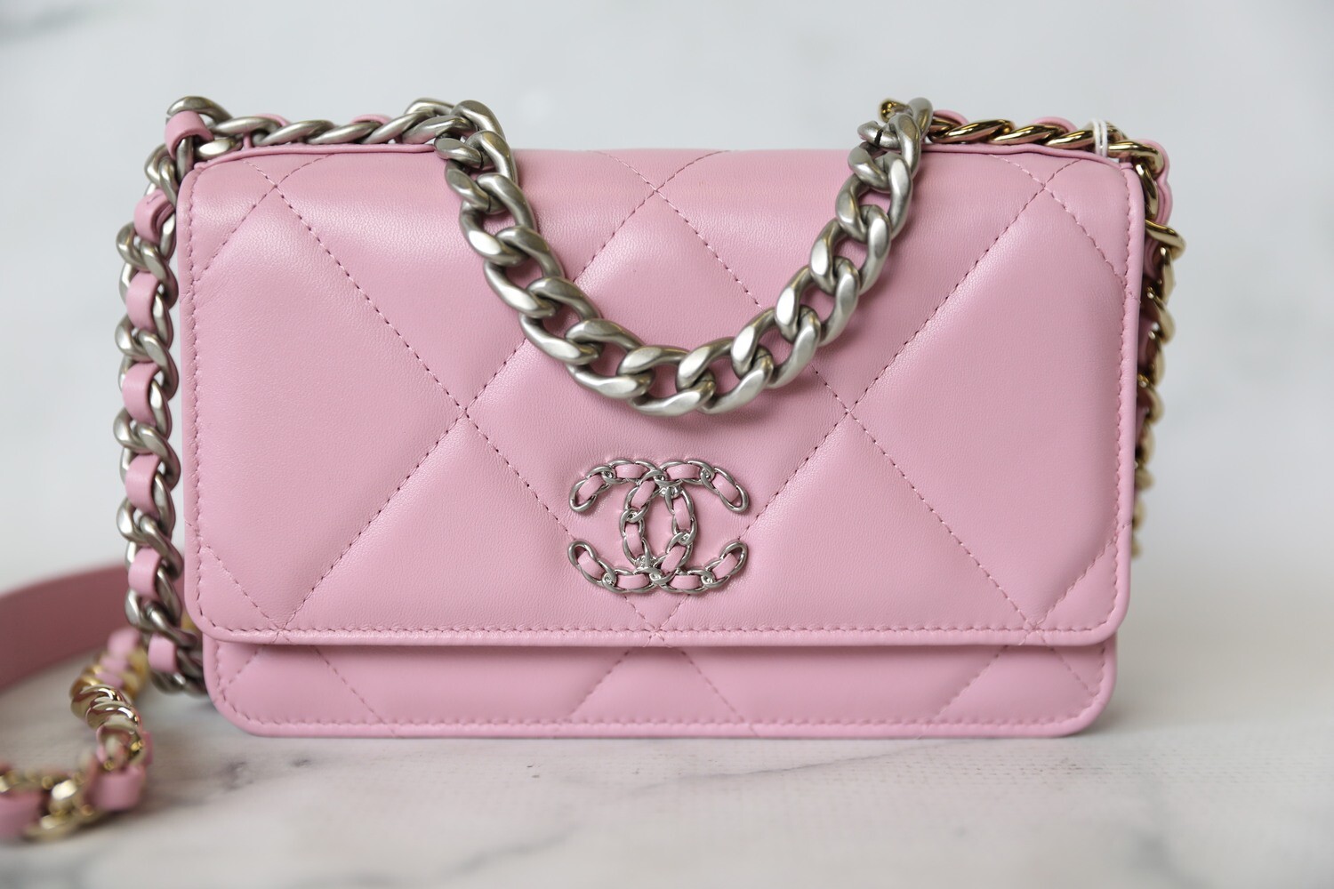 Chanel 19 Wallet on Chain, Pink Lambskin Leather, Preowned in Box WA001