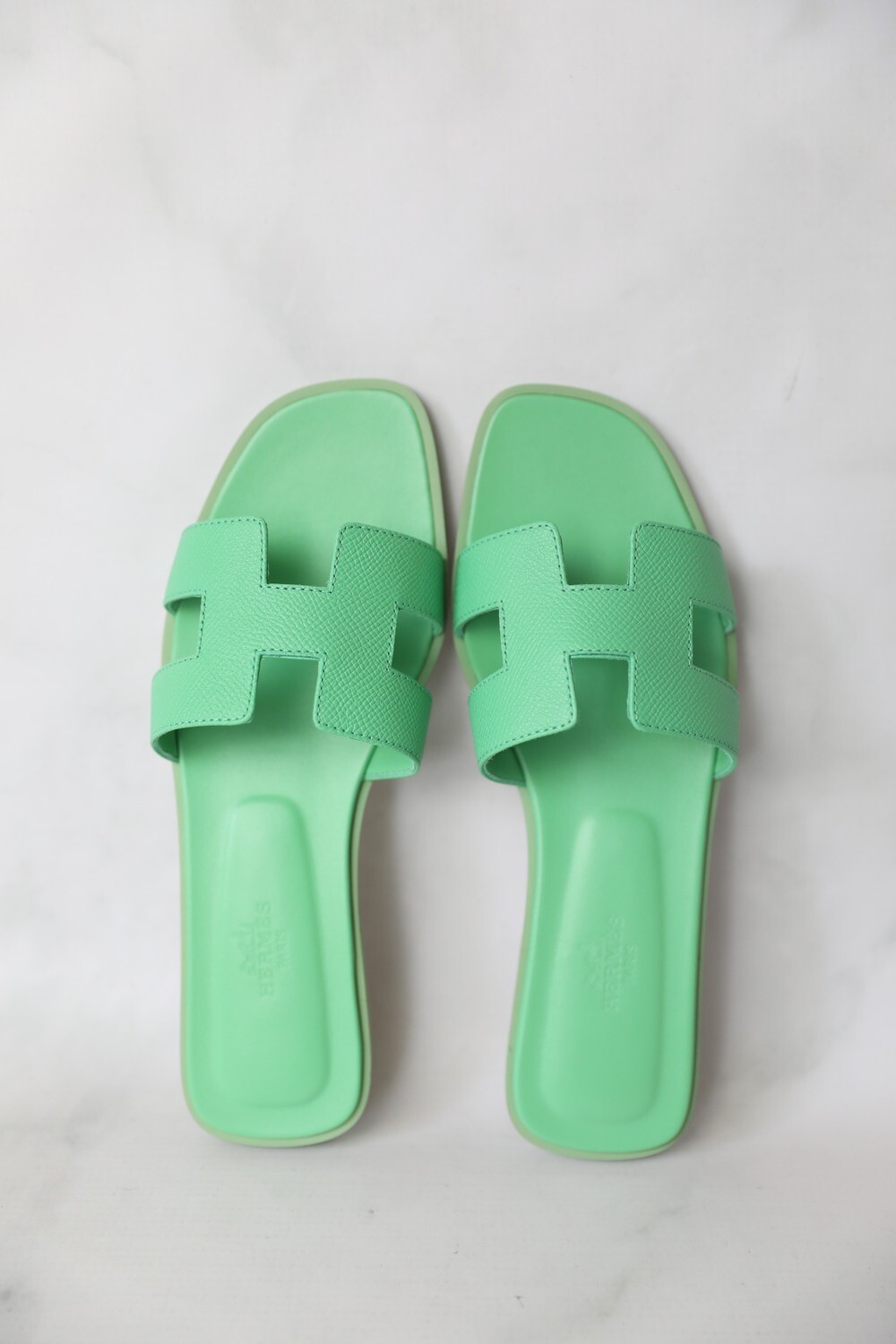 Hermes Oran Sandals Flat, Green, Size 40, New in Box WA001