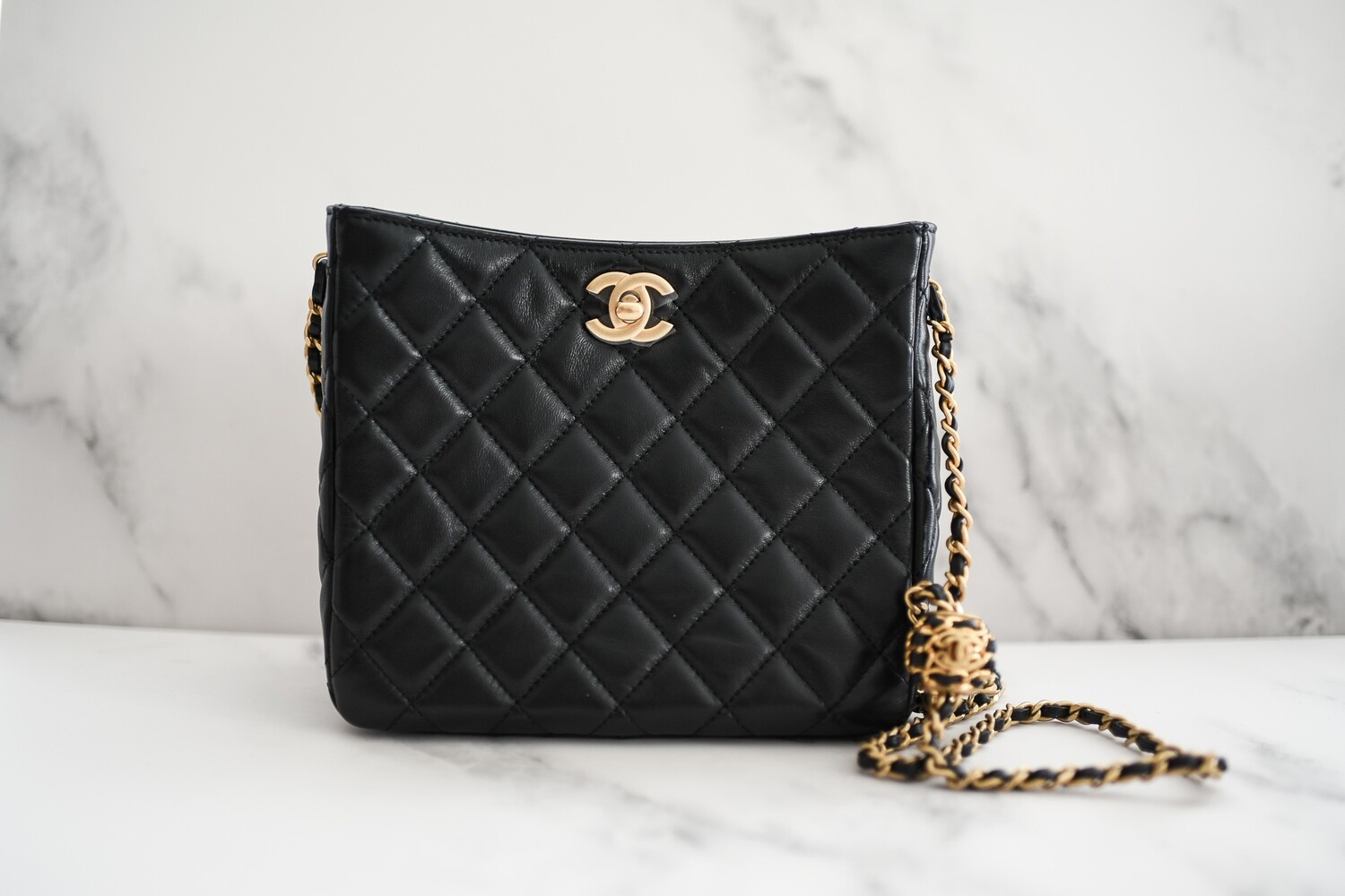 USED Chanel Black Lambskin Quilted Crush on Chains Hobo Bag AUTHENTIC