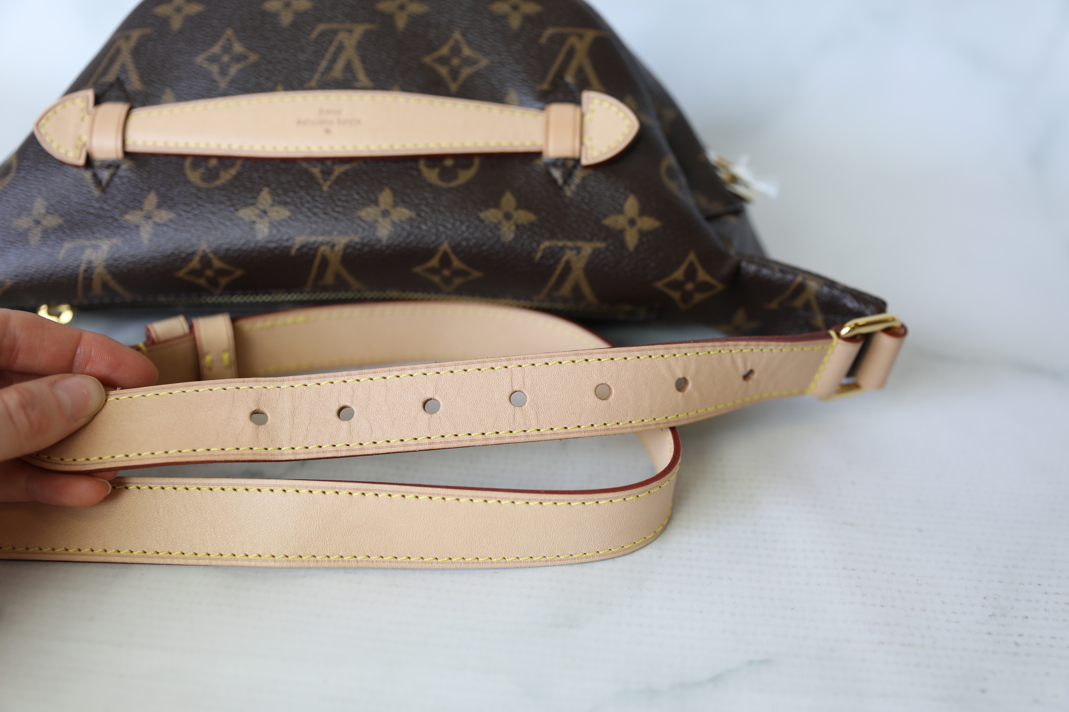 LV bumbag White – Spoiled Wives Boutique