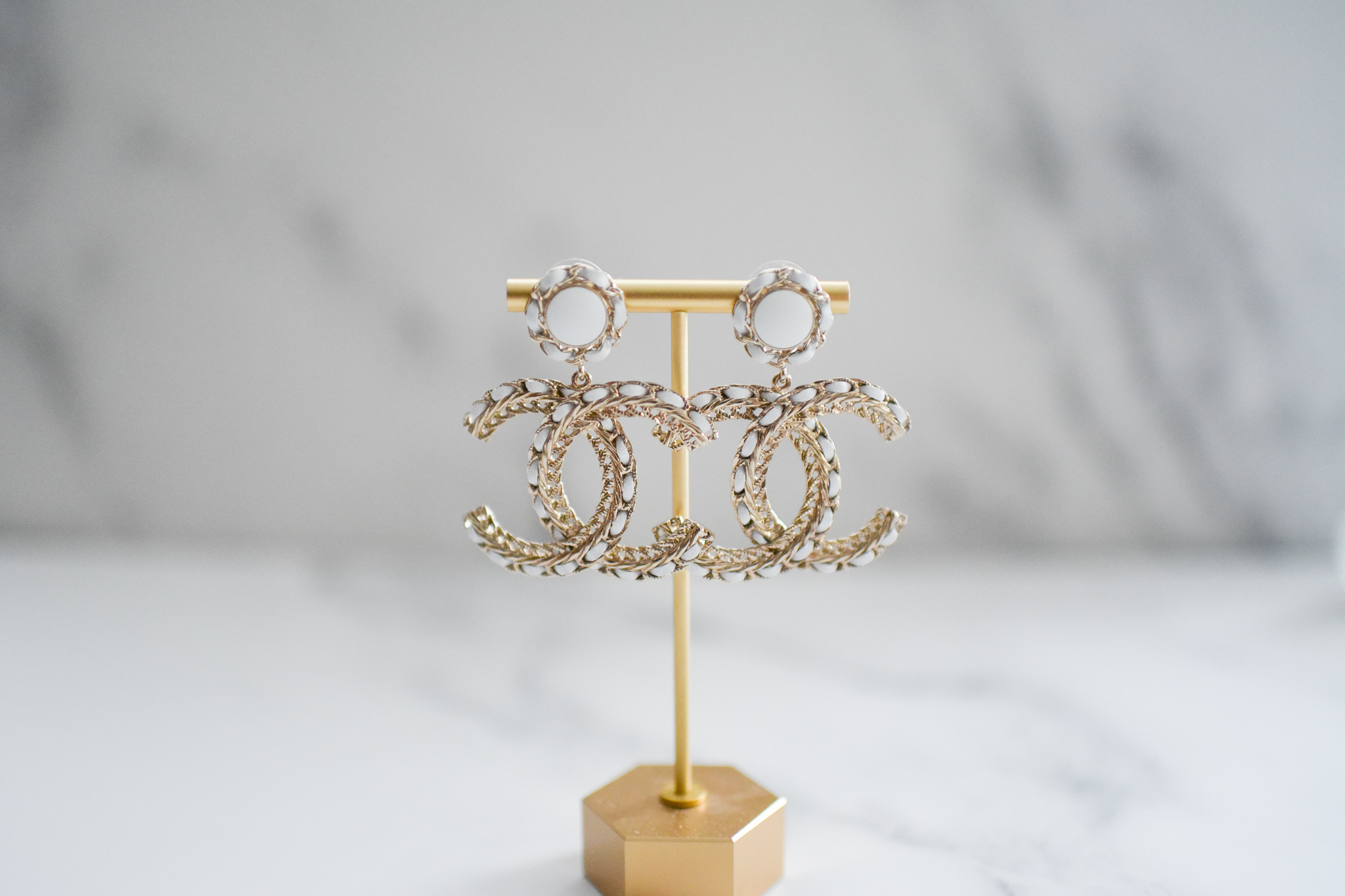 gold stud chanel earrings pearl
