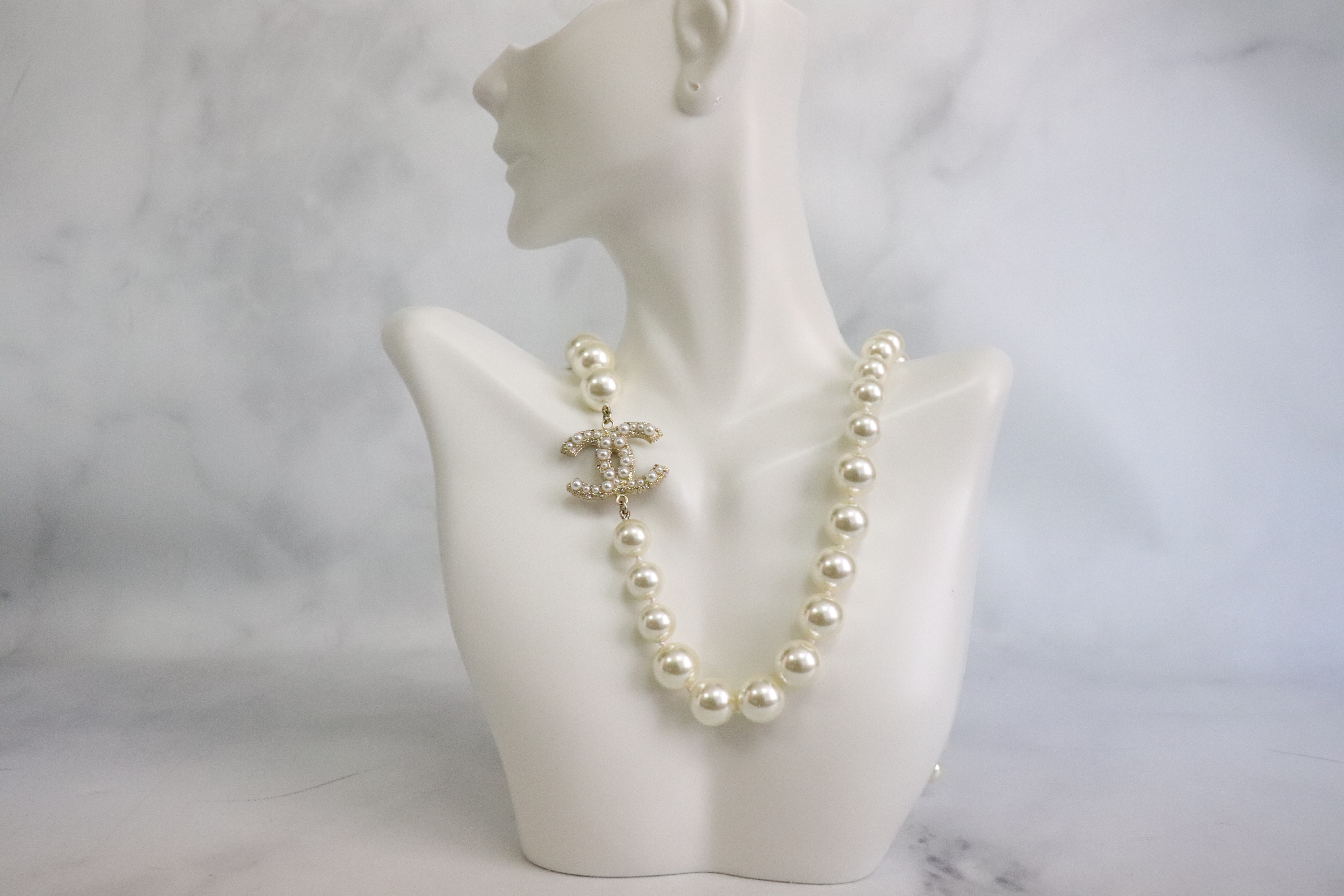 RARE HOT CLASSIC CHANEL 100TH ANNIVERSARY PEARL AND CRYSTAL CC LONG NECKLACE