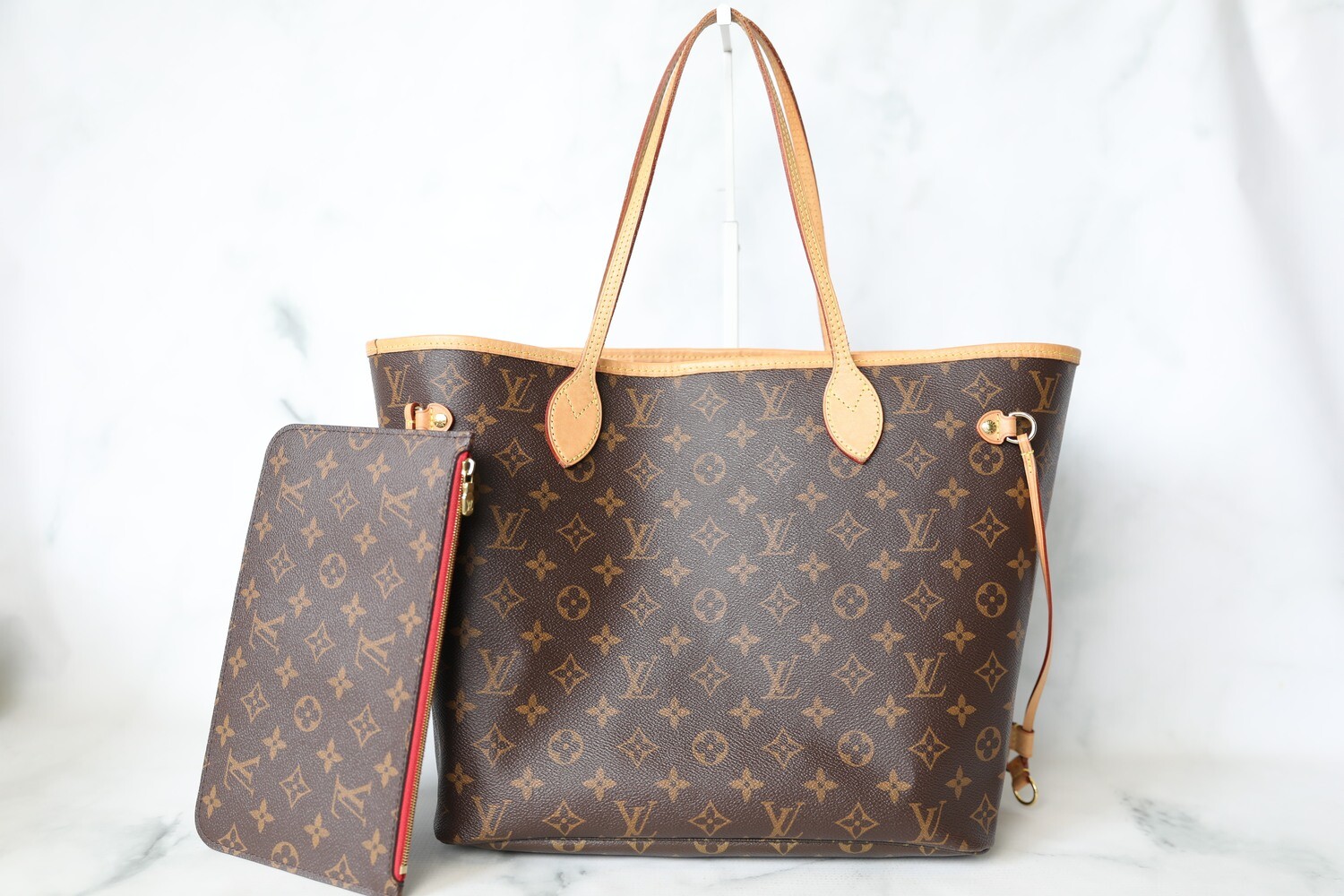 Louis Vuitton Red Monogram Canvas Neverfull Pouch MM QJBJYP5VRA015