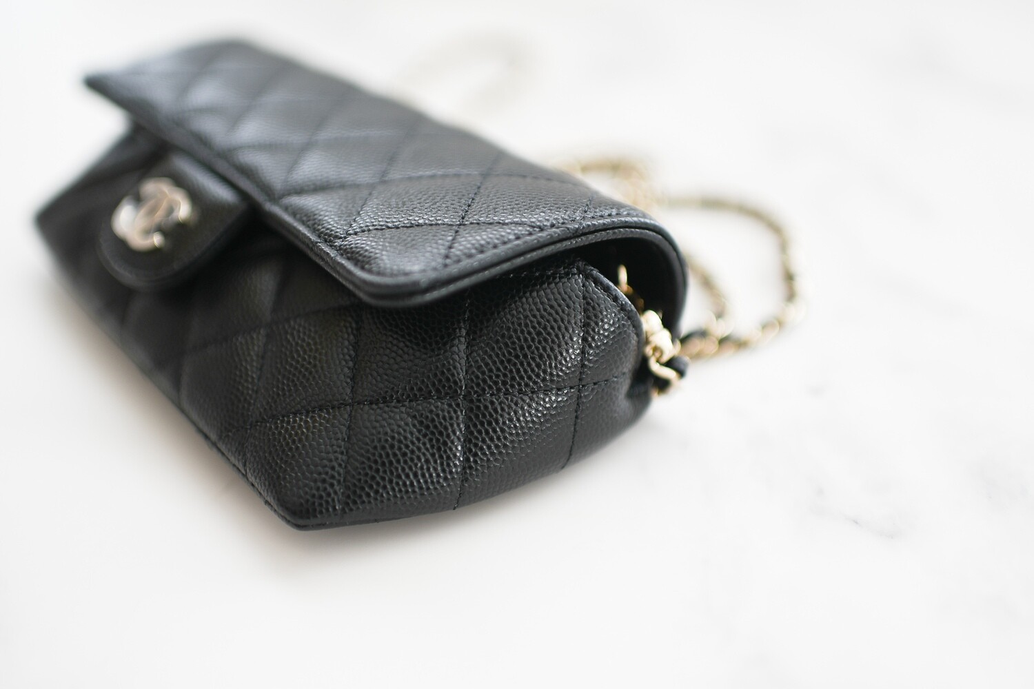?✅PRICE FIRM✅AUTHENTIC Chanel Black Quilted Sunglasses Case and Accessories Chanel Sunglasses Case on Chain (Removable Strap), Black  main image 3