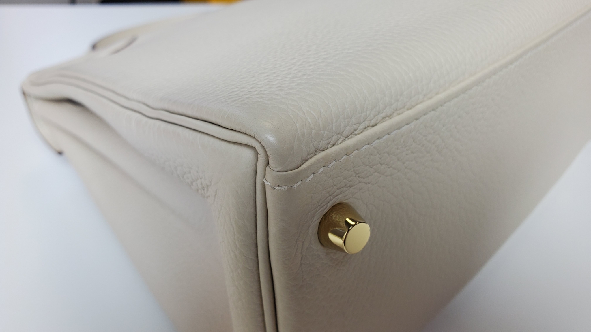 Hermes Lindy 26, Craie White Leather with Gold Hardware, 2023 B Stamp, New  in Box WA001 - Julia Rose Boston